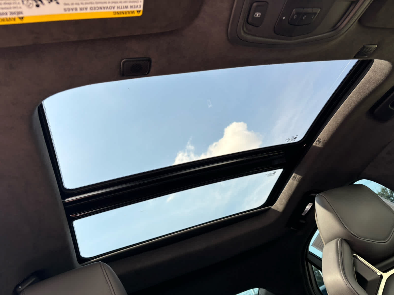 Used 2019 Wave Metallic Cadillac  image 13