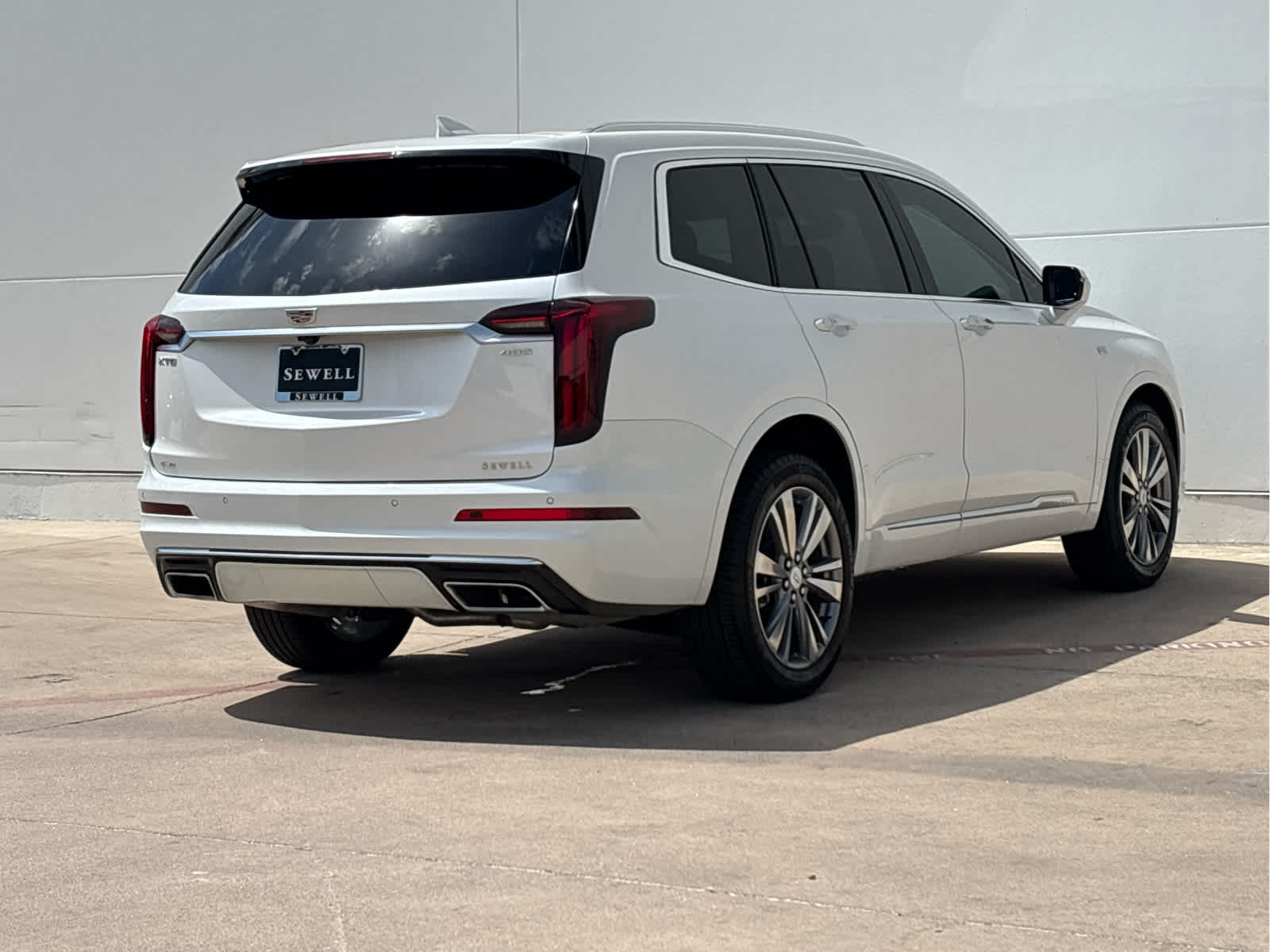 Certified Used 2024 Crystal White Tricoat Cadillac AWD Premium Luxury image 4