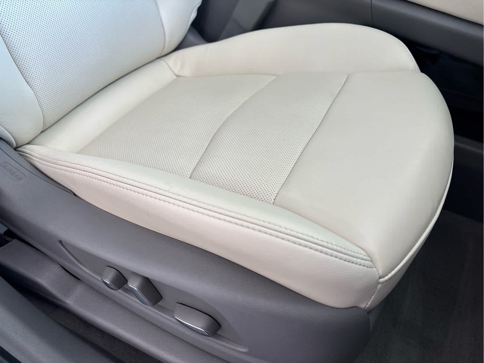 Certified Used 2024 Crystal White Tricoat Cadillac AWD Premium Luxury image 13