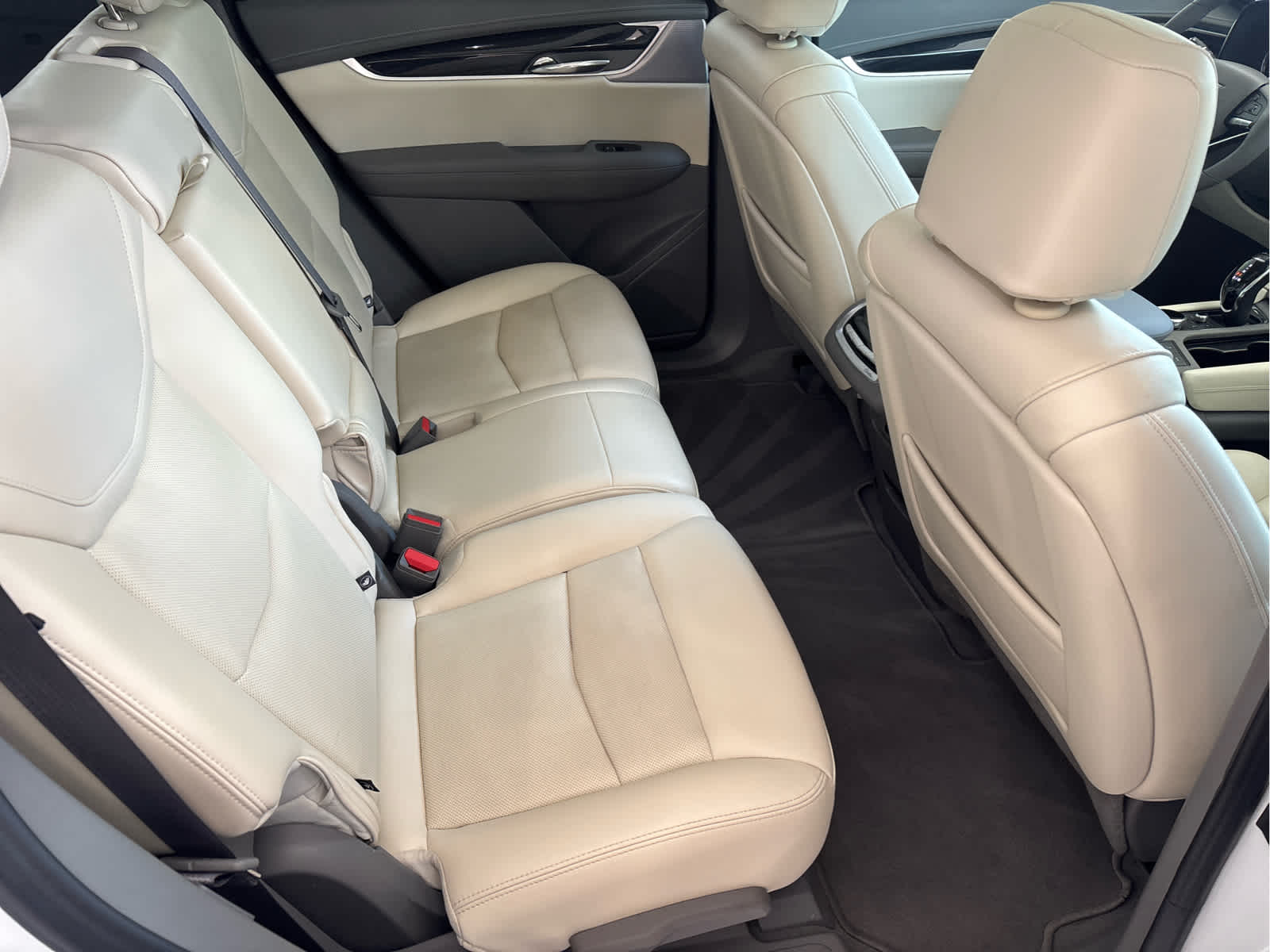 Certified Used 2024 Crystal White Tricoat Cadillac AWD Premium Luxury image 16