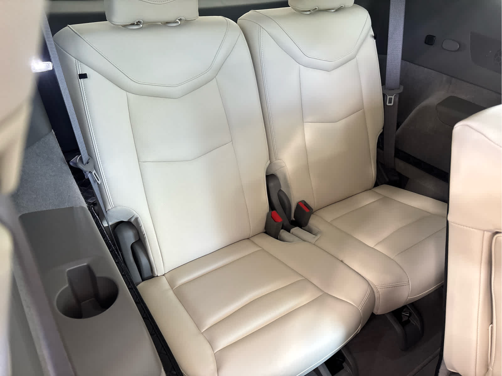 Certified Used 2024 Crystal White Tricoat Cadillac AWD Premium Luxury image 17