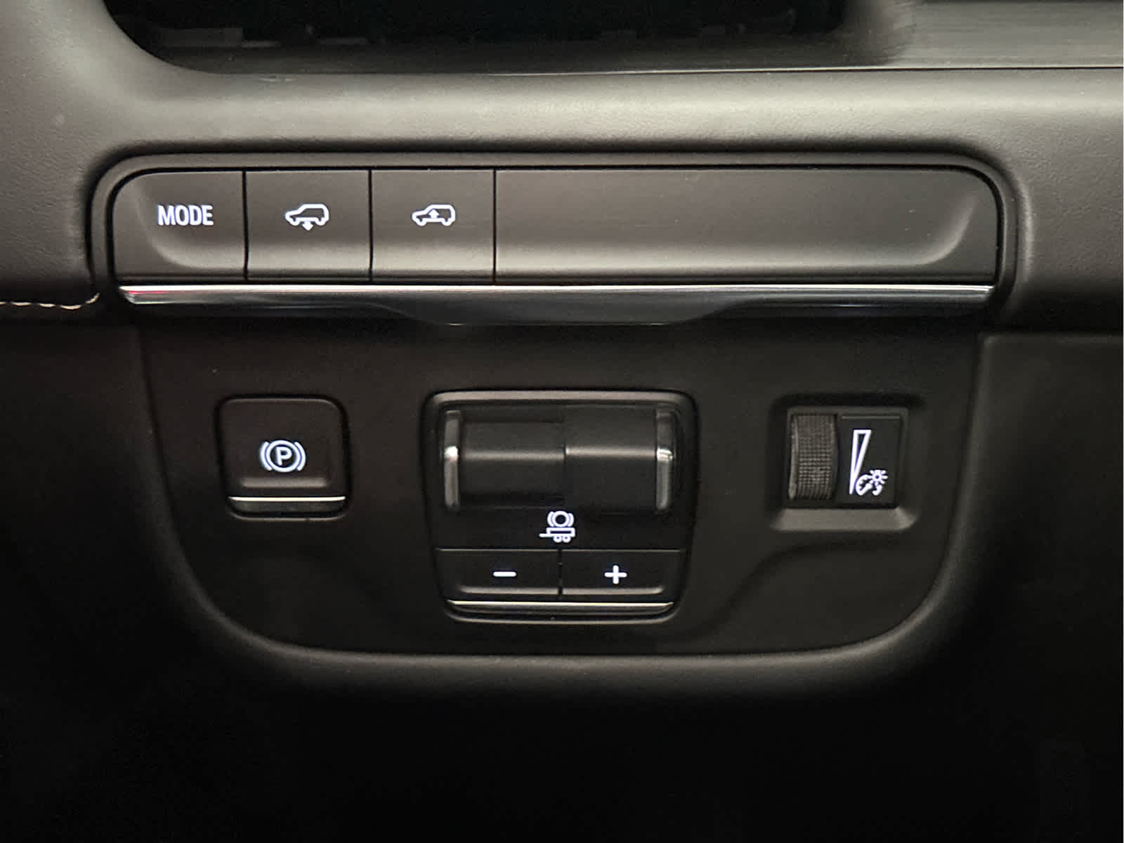 Used 2023 Crystal White Tricoat Cadillac RWD Sport Platinum image 23