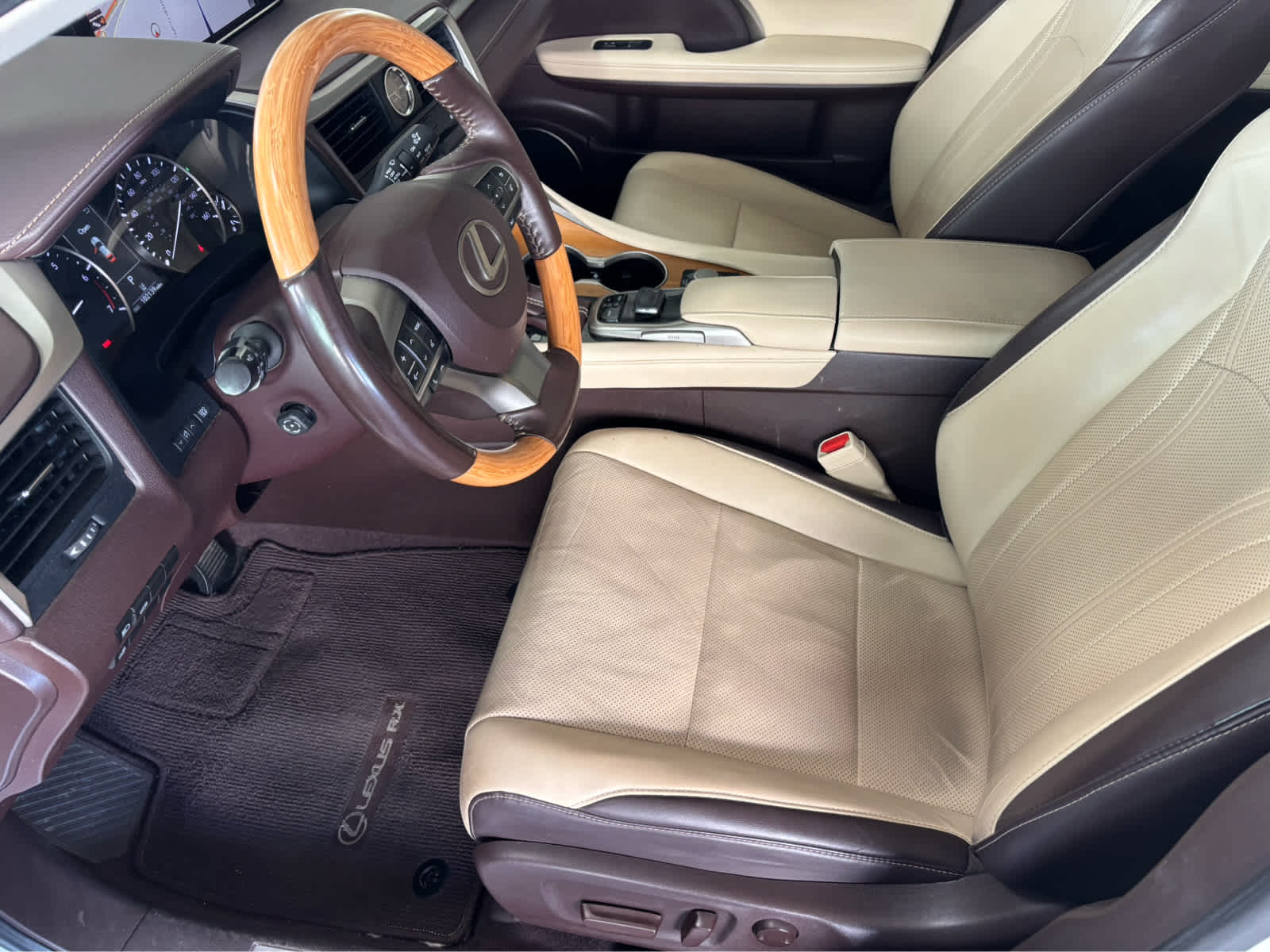 Used 2017 Eminent White Pearl Lexus  image 9