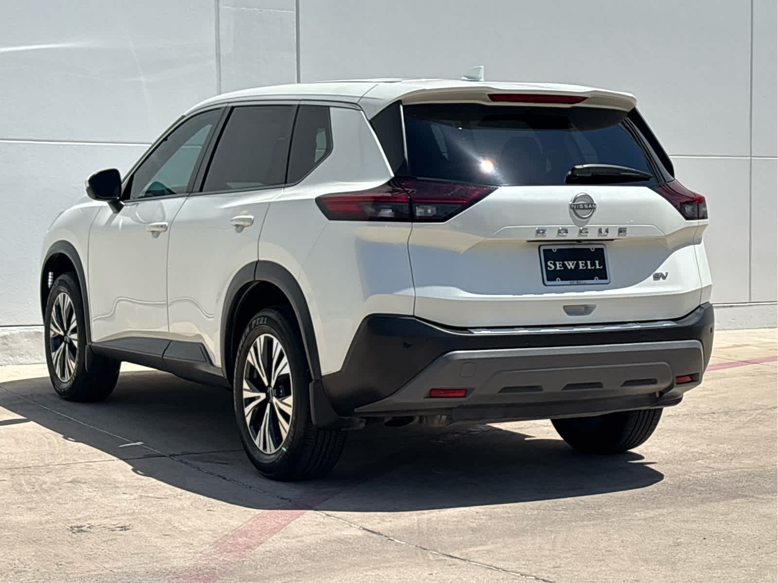 Used 2022 Pearl White Tricoat Nissan SV image 6