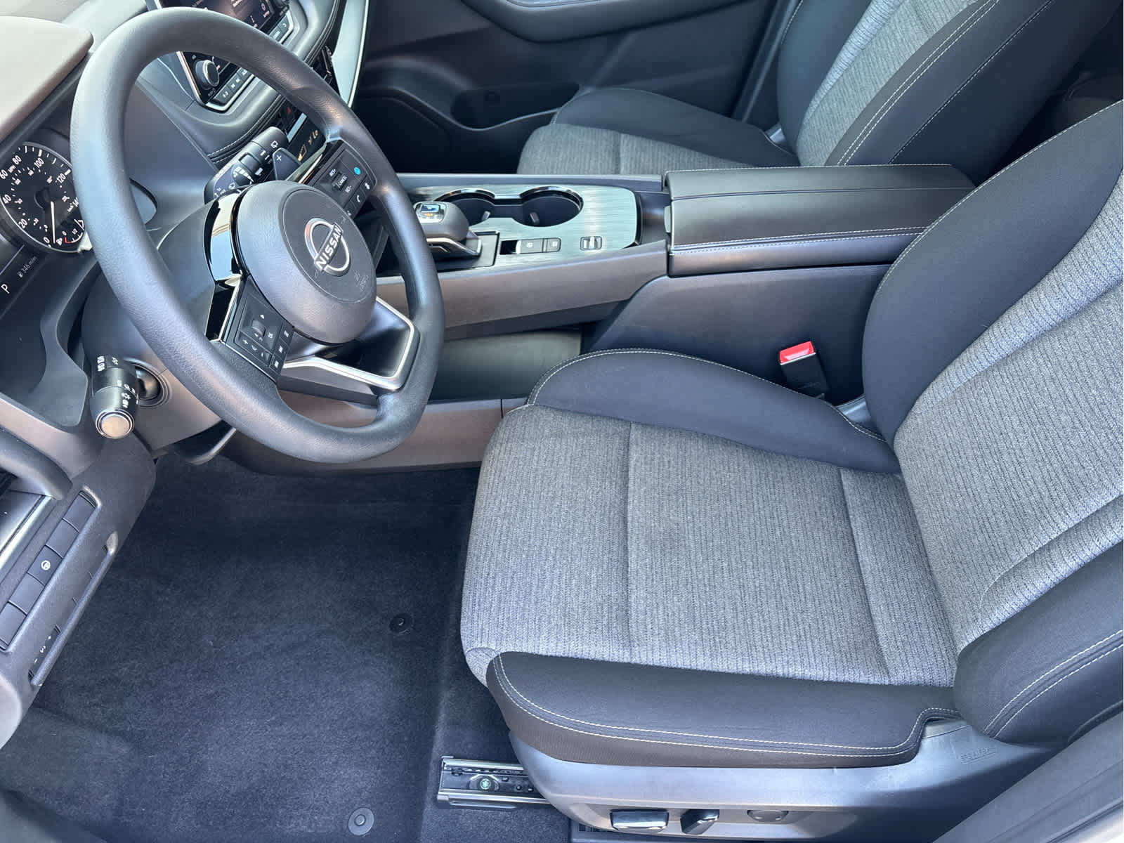 Used 2022 Pearl White Tricoat Nissan SV image 11