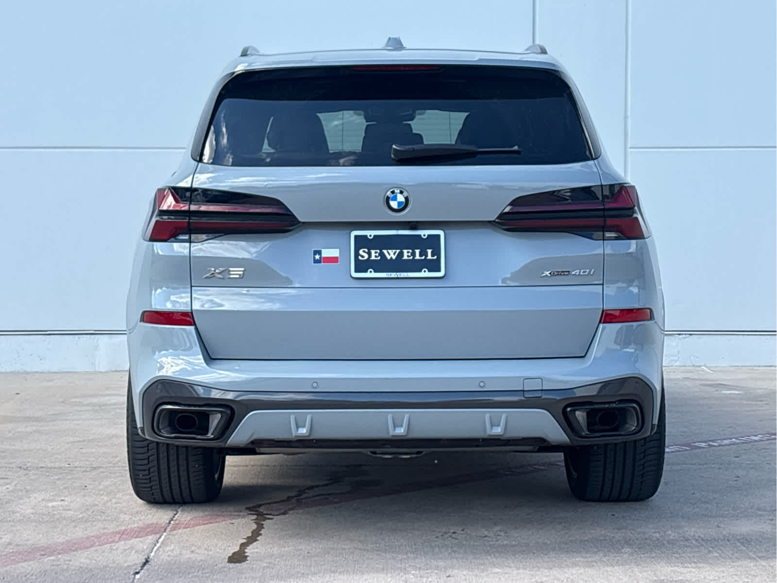 Used 2026  BMW xDrive40i image 5