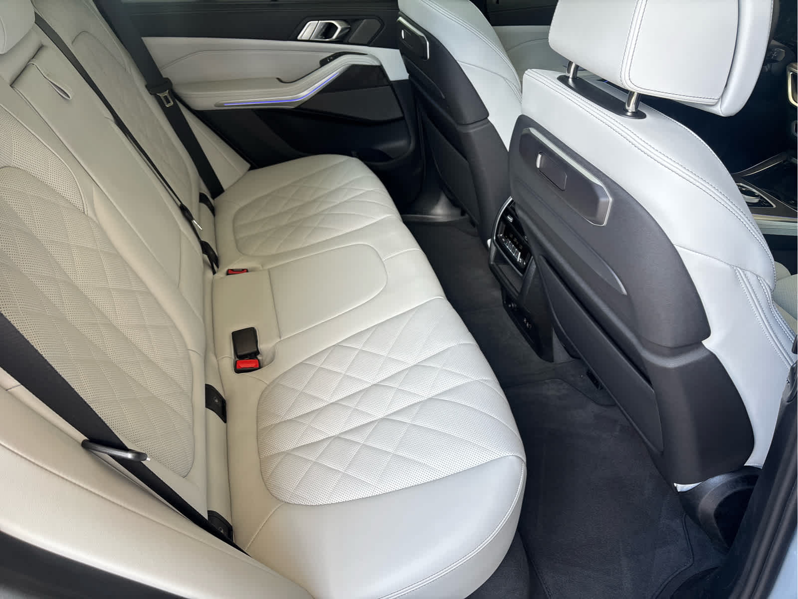 Used 2026  BMW xDrive40i image 15