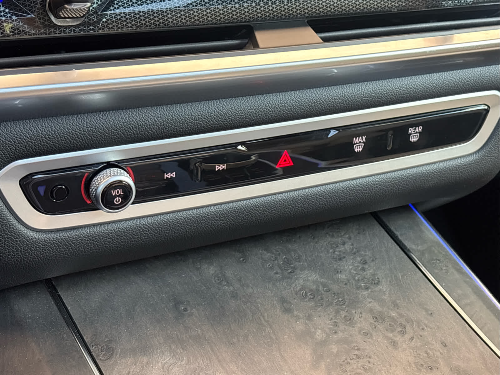 Used 2026  BMW xDrive40i image 24