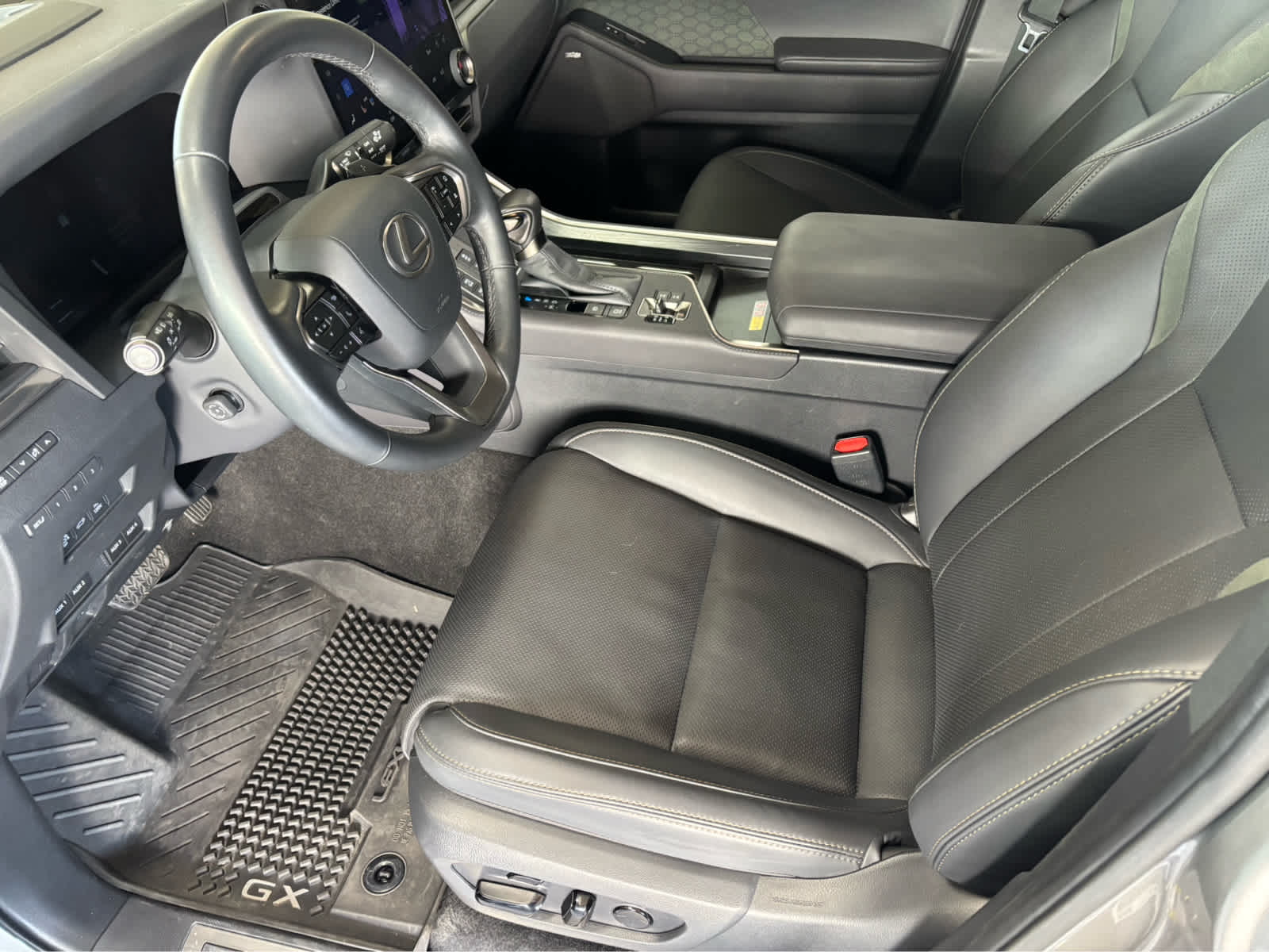 Used 2025  Lexus GX 550 Premium image 10