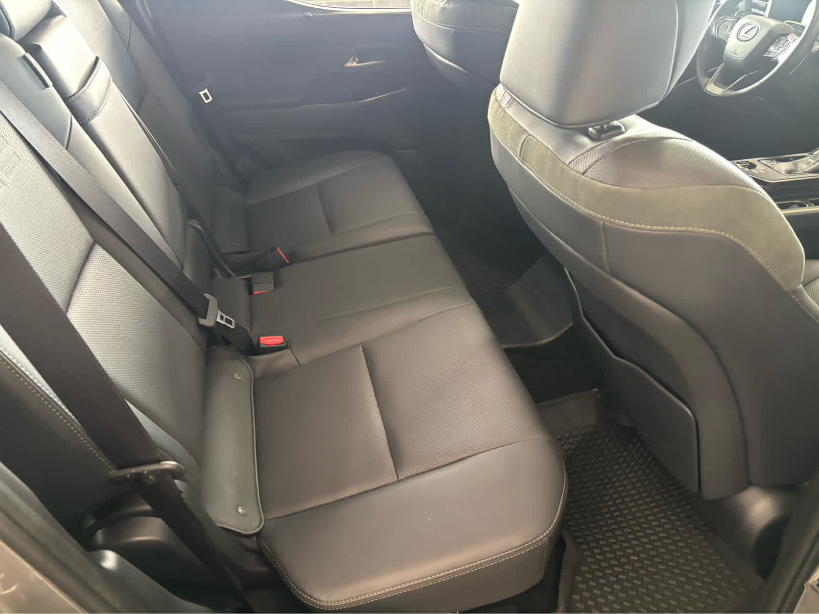 Used 2025  Lexus GX 550 Premium image 13