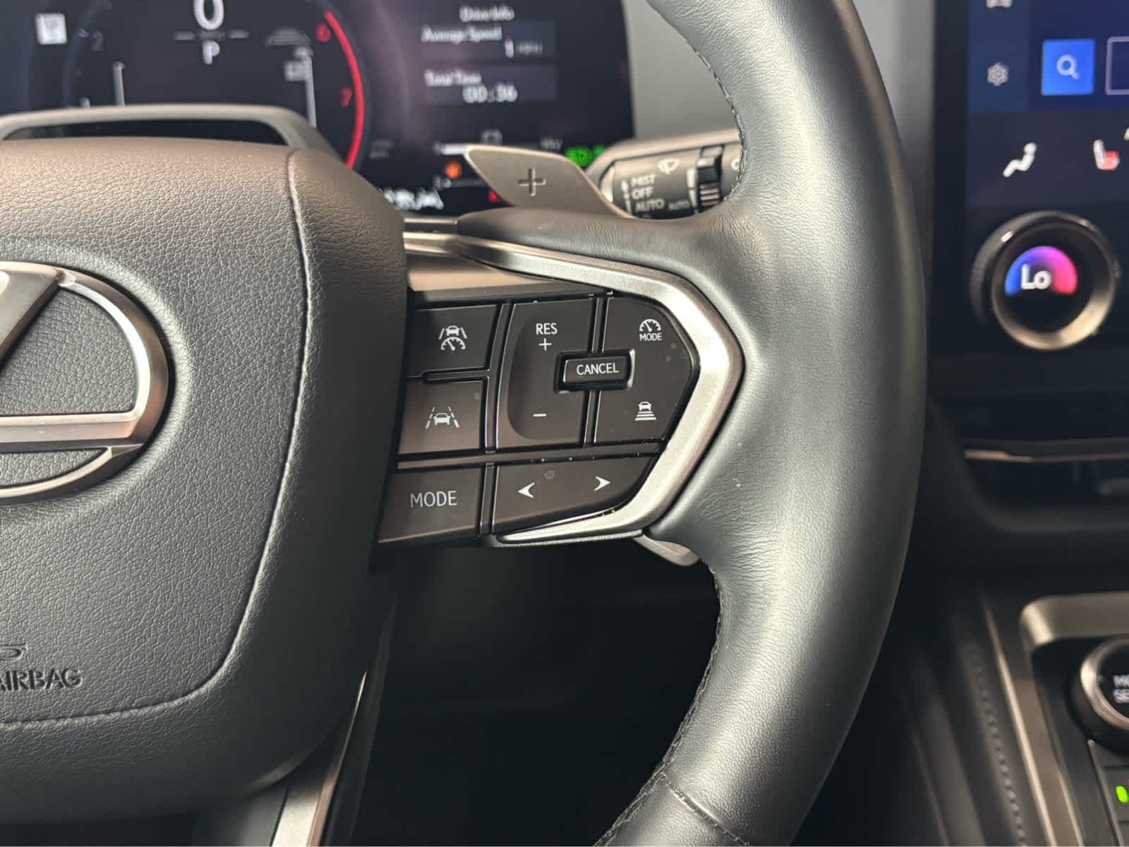 Used 2025  Lexus GX 550 Premium image 15