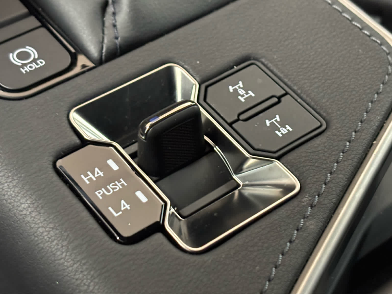 Used 2025  Lexus GX 550 Premium image 23