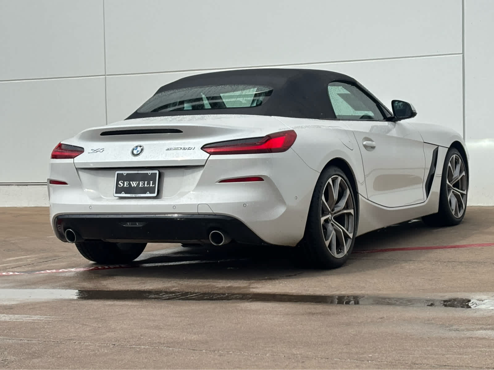 Used 2022 Mineral White Metallic BMW sDrive30i image 4