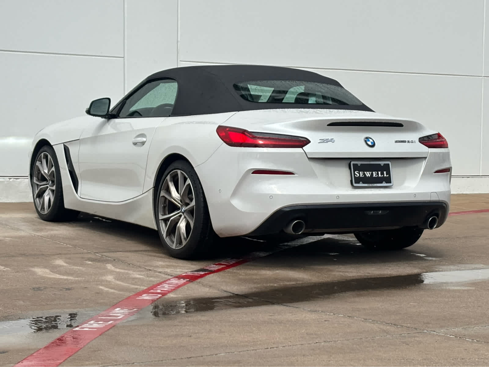 Used 2022 Mineral White Metallic BMW sDrive30i image 6