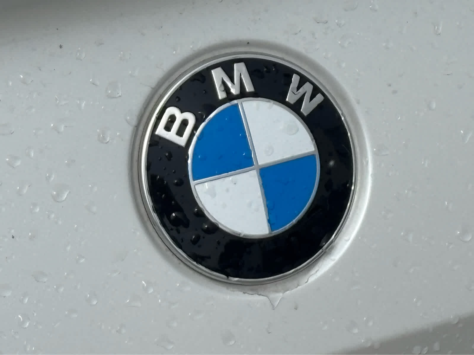 Used 2022 Mineral White Metallic BMW sDrive30i image 9