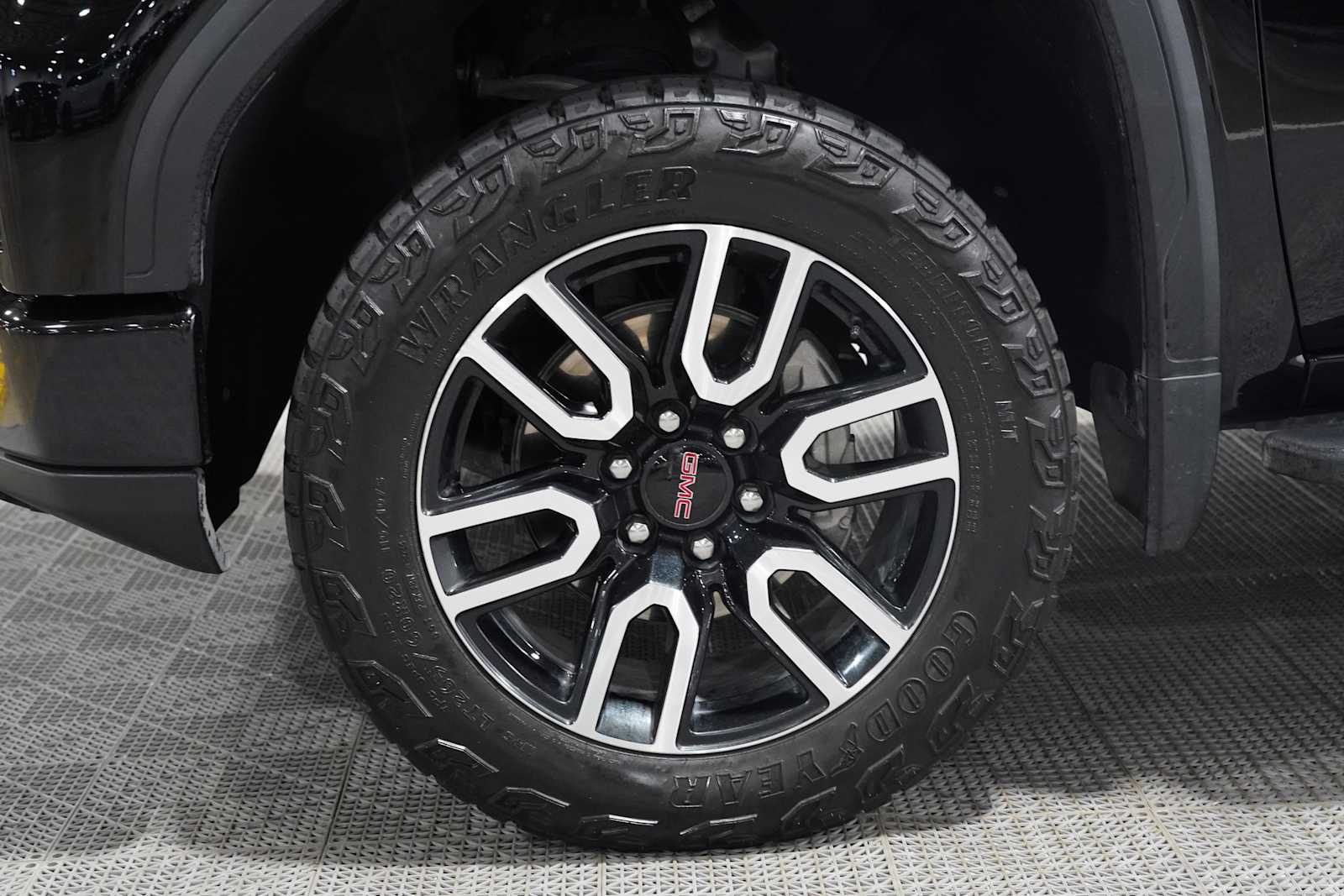 Used 2024 Onyx Black GMC AT4 image 7