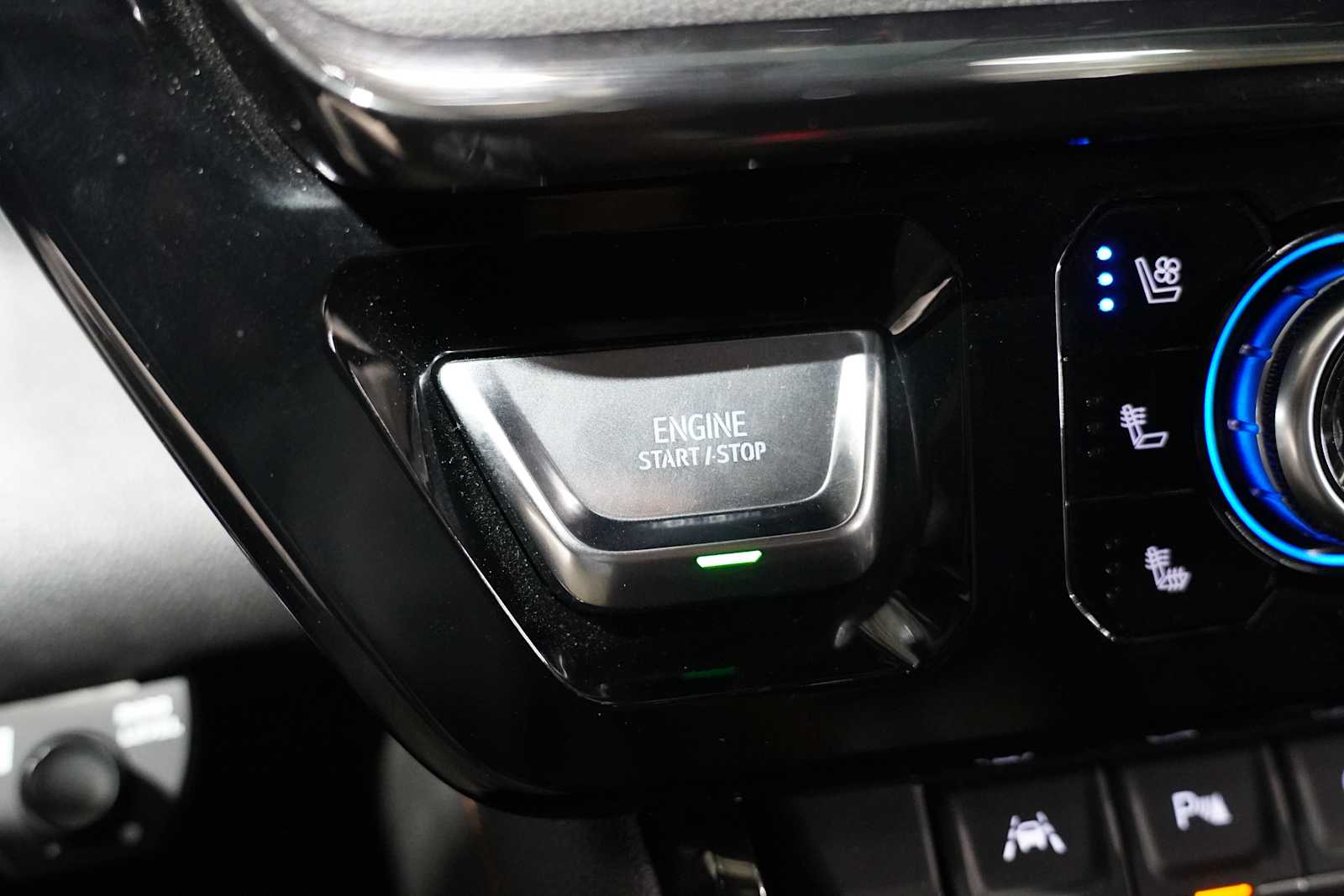 Used 2024 Onyx Black GMC AT4 image 18