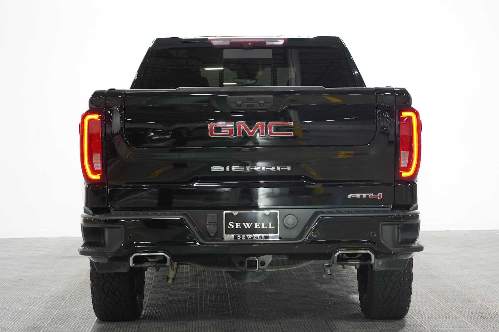 Used 2024 Onyx Black GMC AT4 image 4