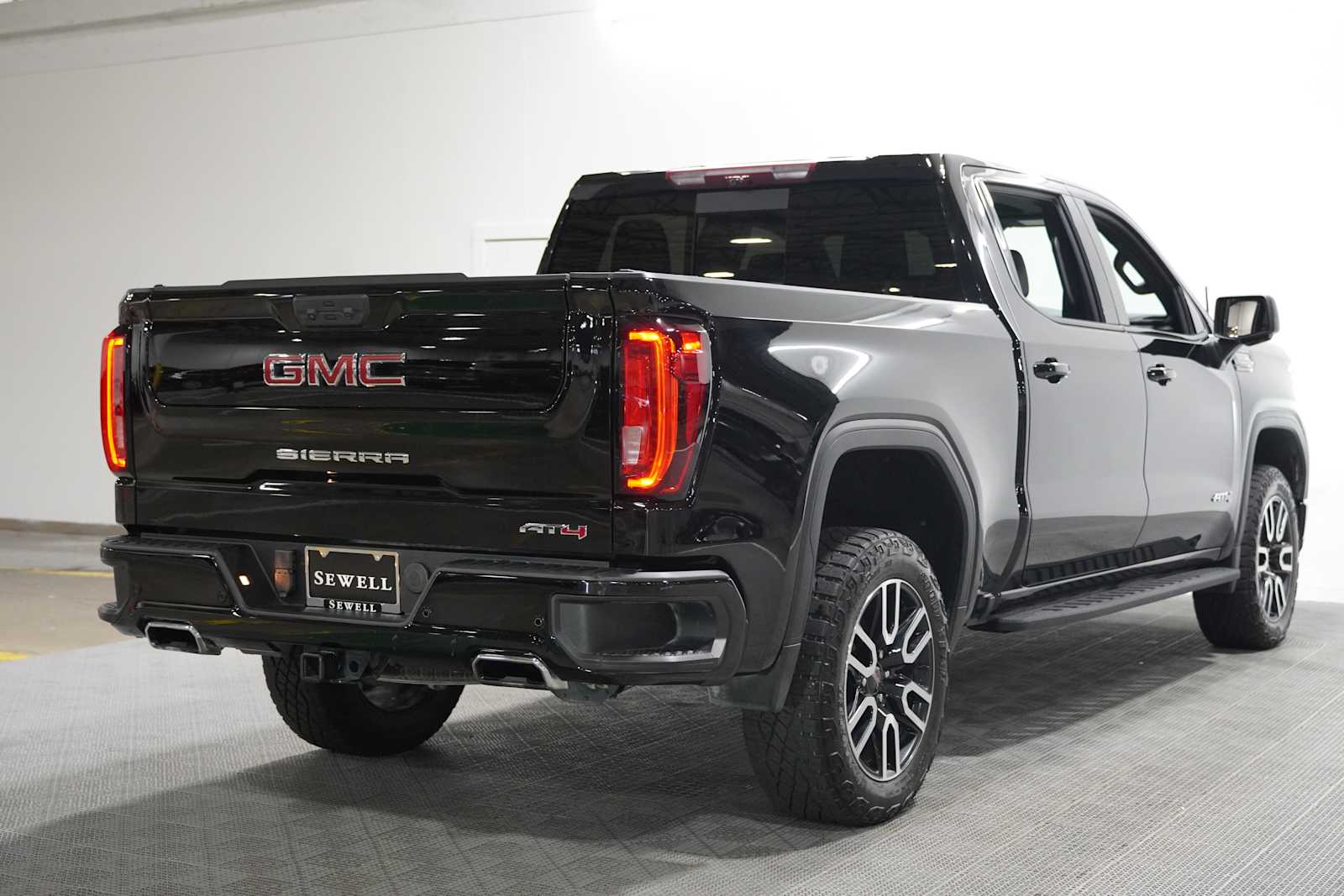 Used 2024 Onyx Black GMC AT4 image 3