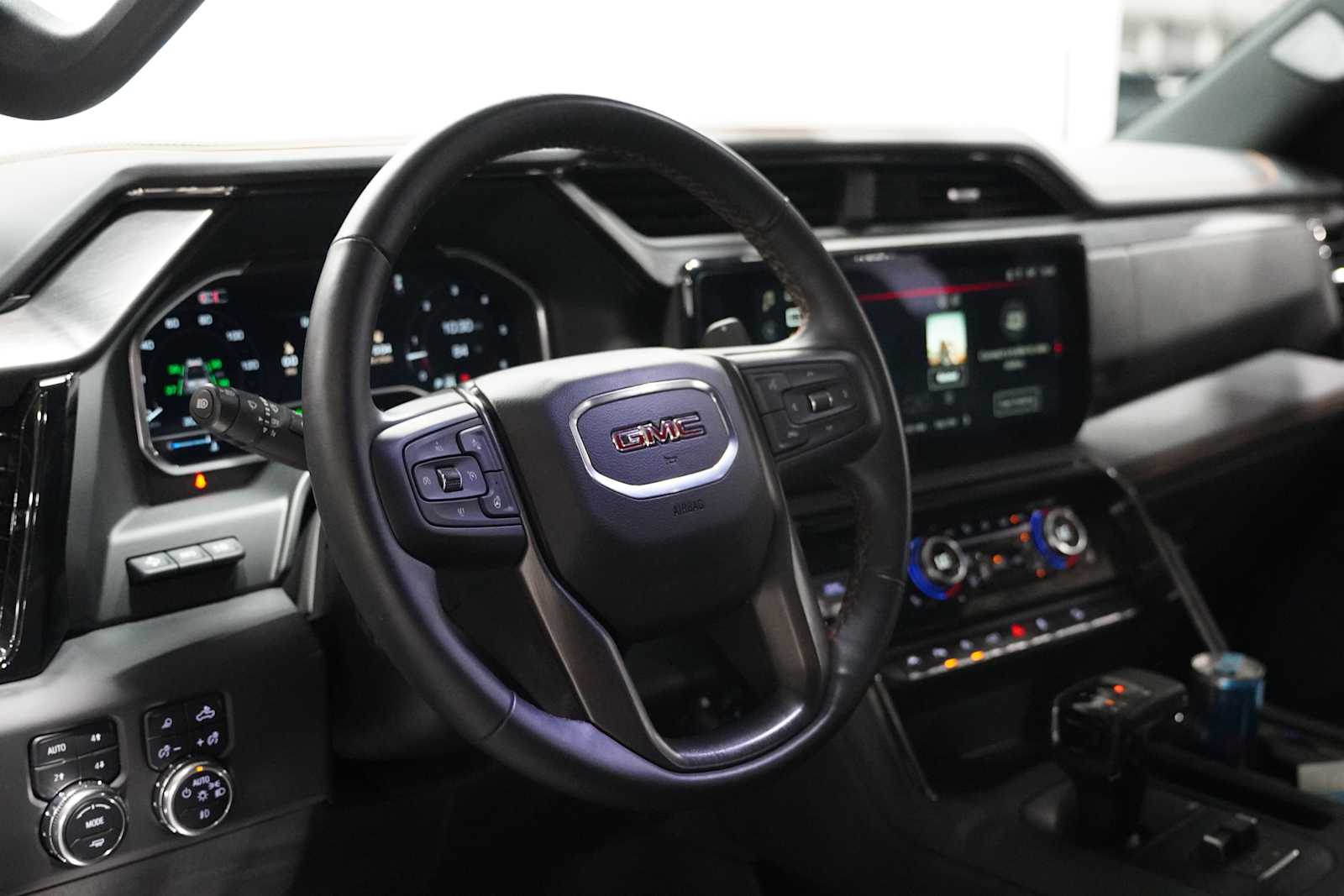 Used 2024 Onyx Black GMC AT4 image 9