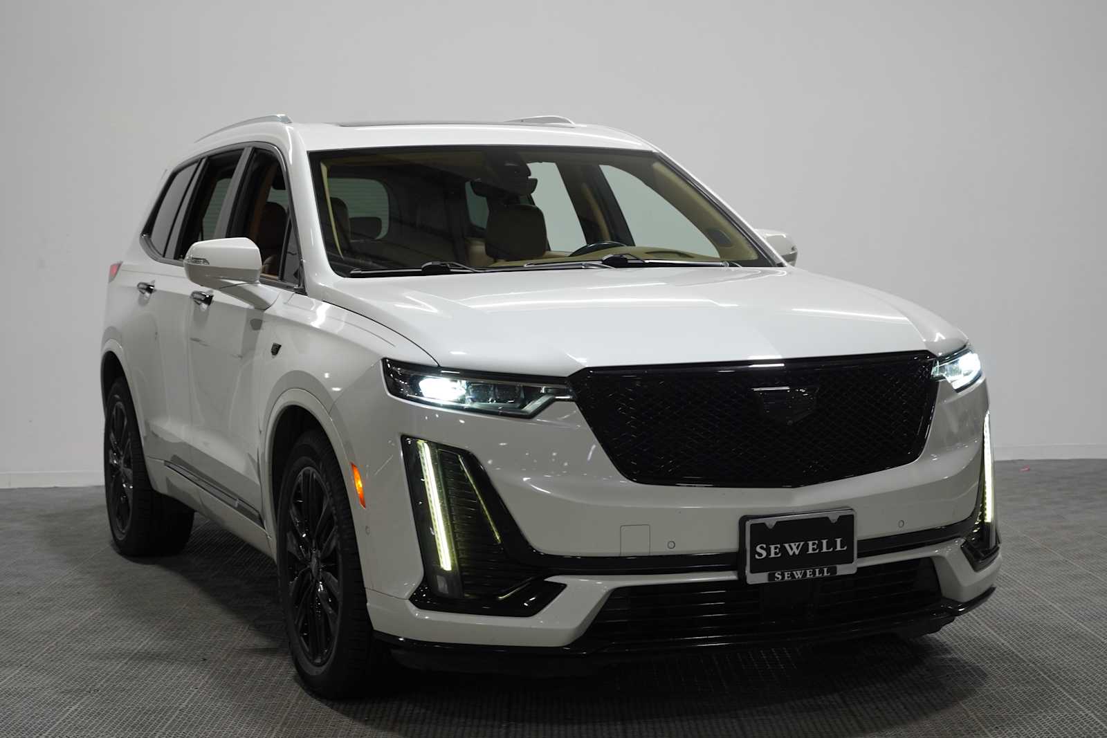 Used 2022 Crystal White Tricoat Cadillac Premium Luxury image 2