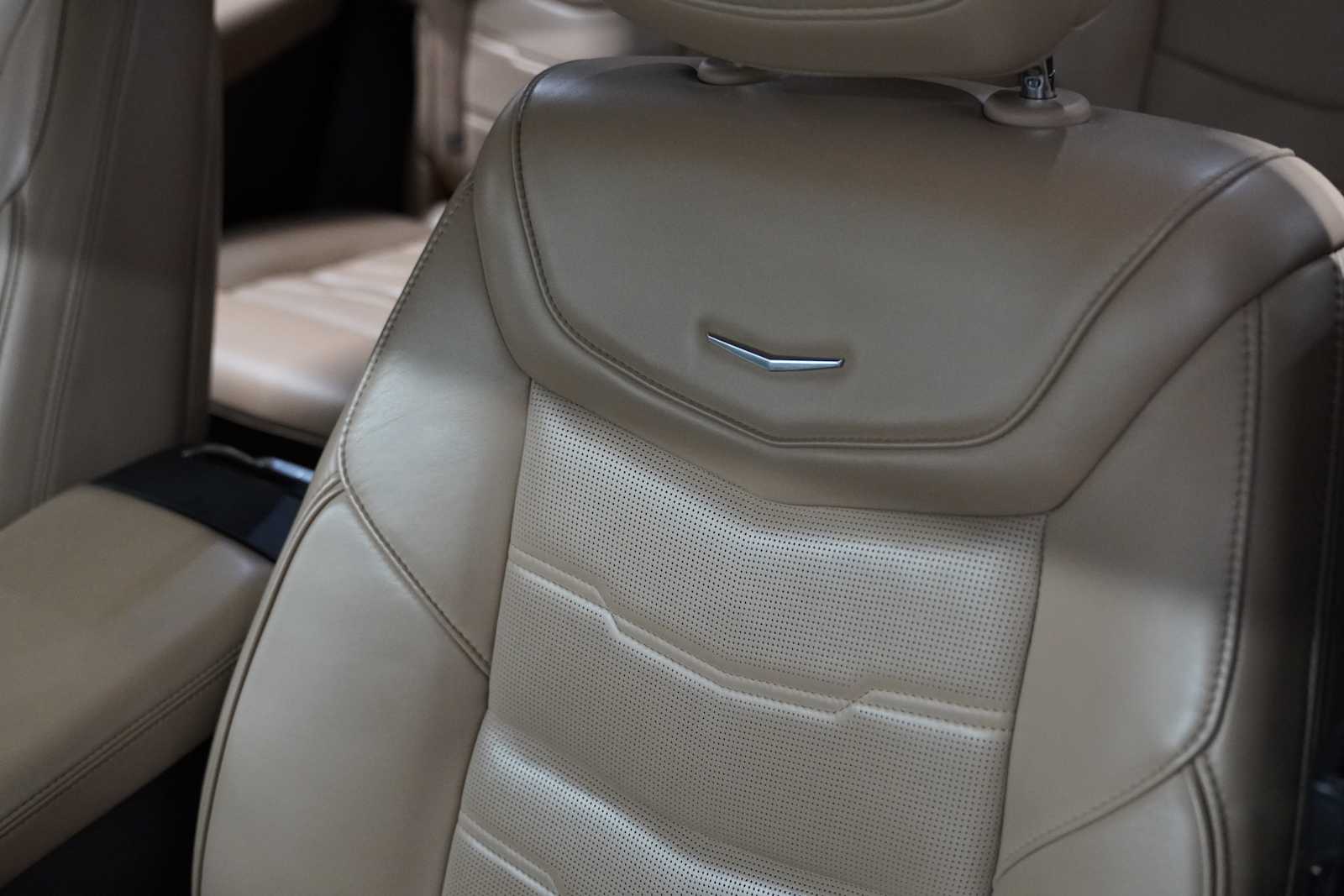 Used 2022 Crystal White Tricoat Cadillac Premium Luxury image 14