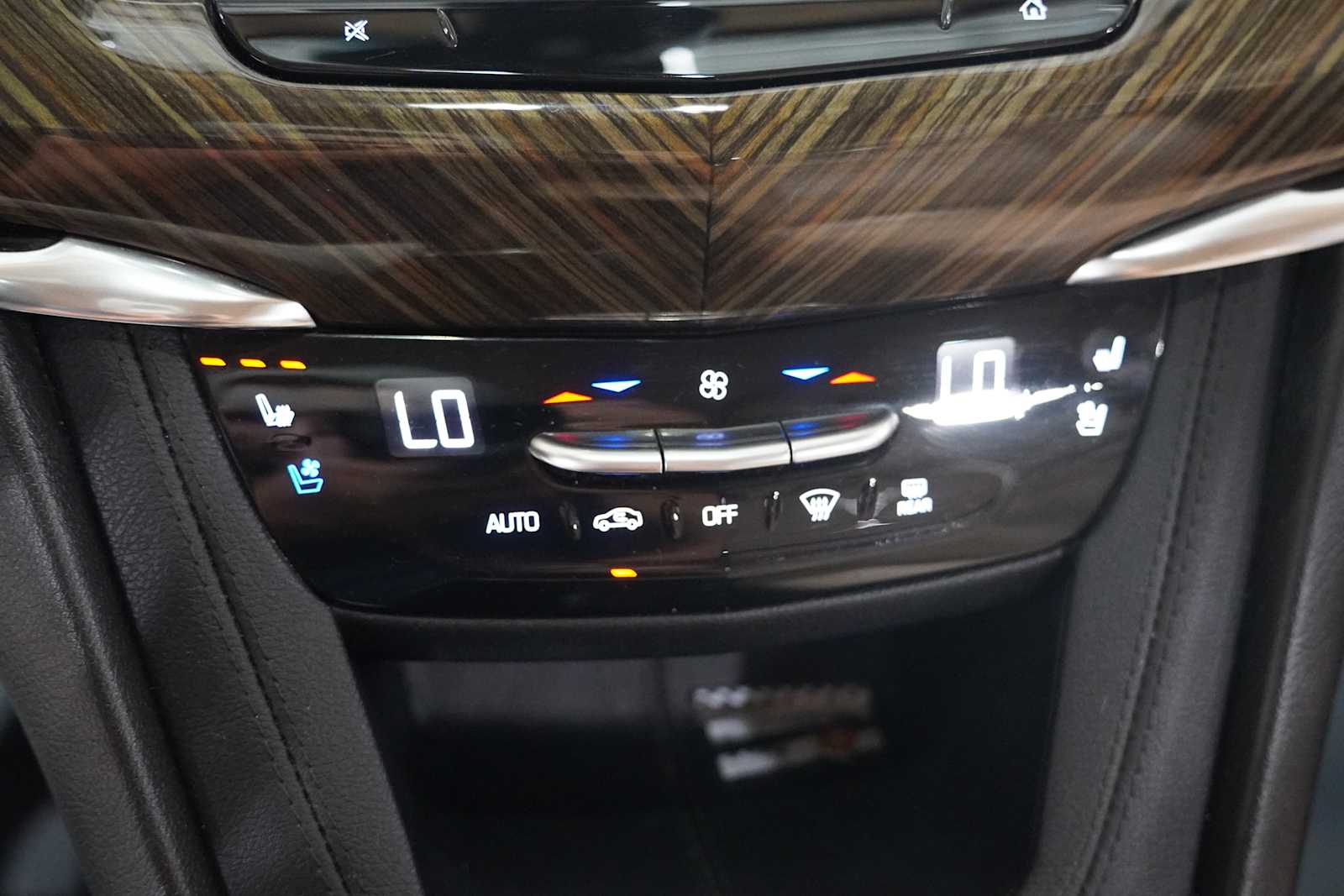 Used 2022 Crystal White Tricoat Cadillac Premium Luxury image 15