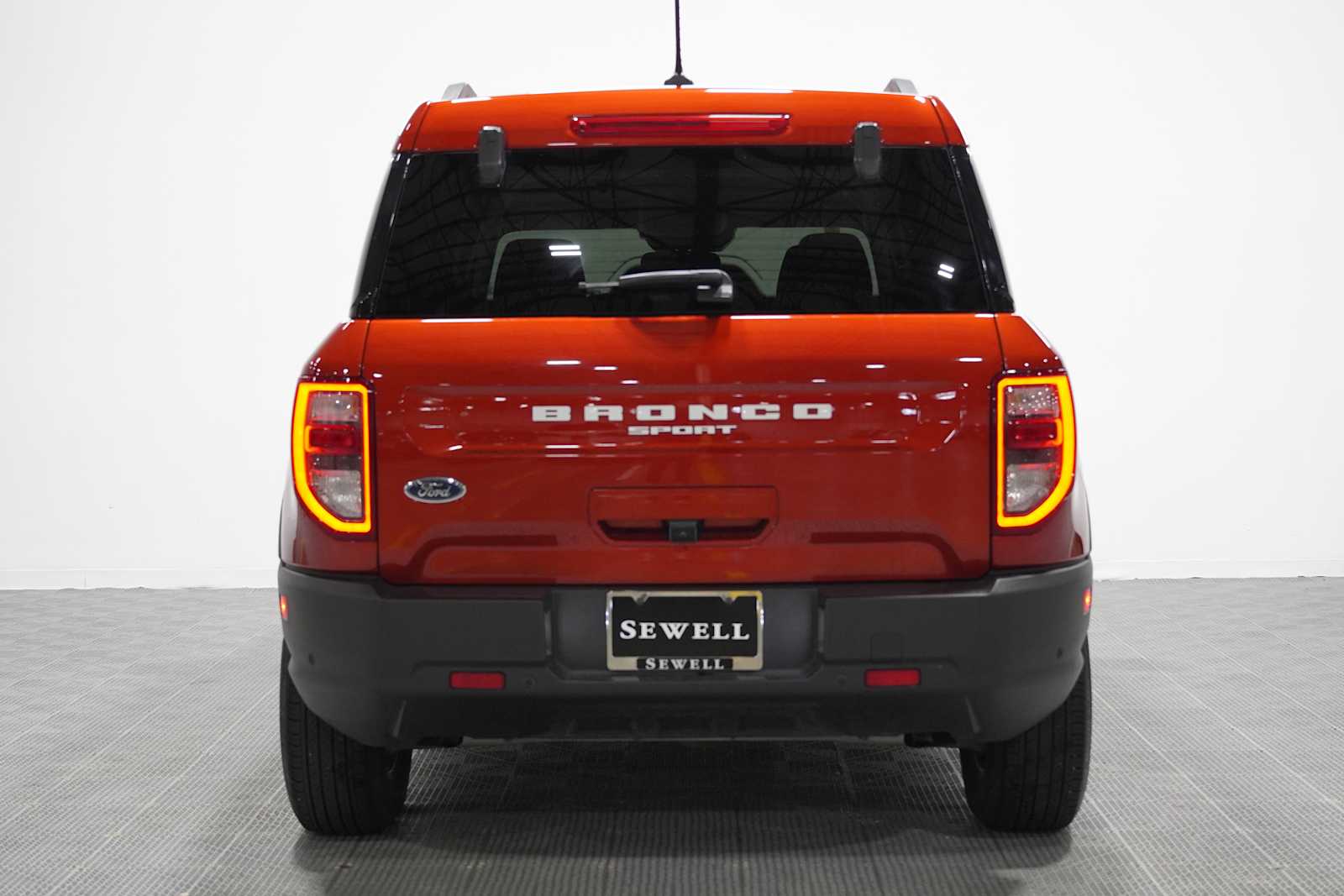 Used 2022 Hot Pepper Red Tinted Clearcoat Ford Big Bend image 5