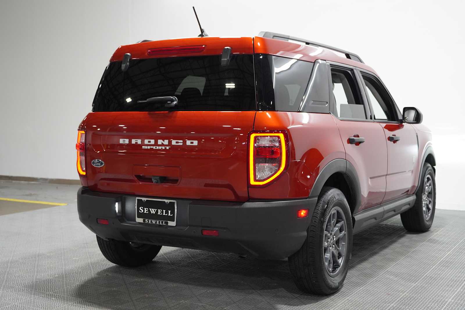 Used 2022 Hot Pepper Red Tinted Clearcoat Ford Big Bend image 4