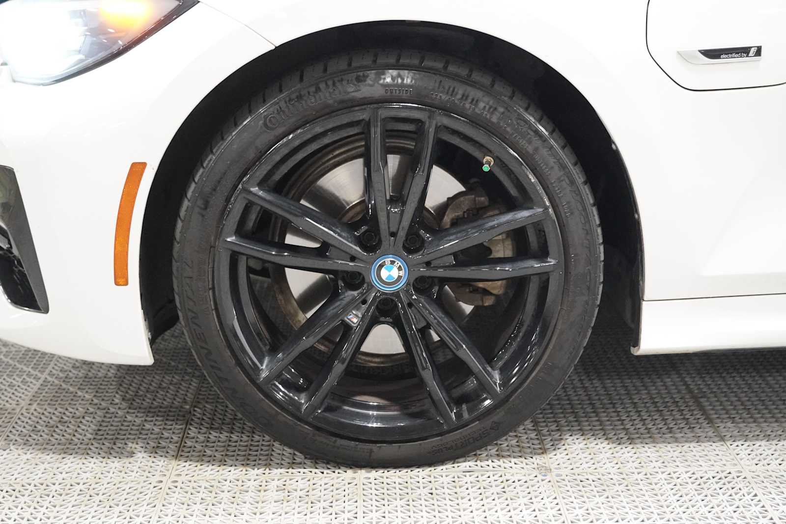 Used 2022 Mineral White Metallic BMW 330e xDrive image 8