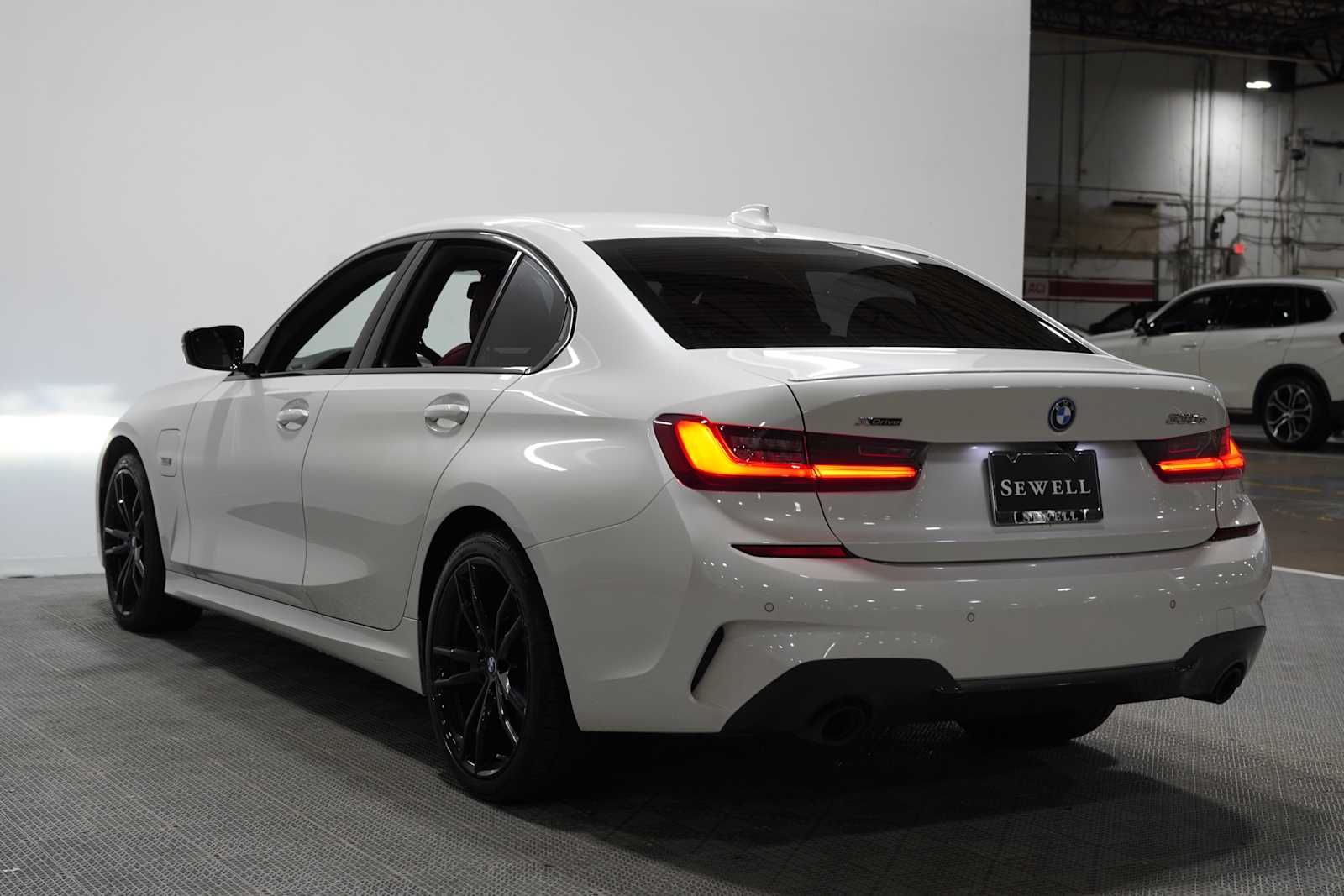Used 2022 Mineral White Metallic BMW 330e xDrive image 6