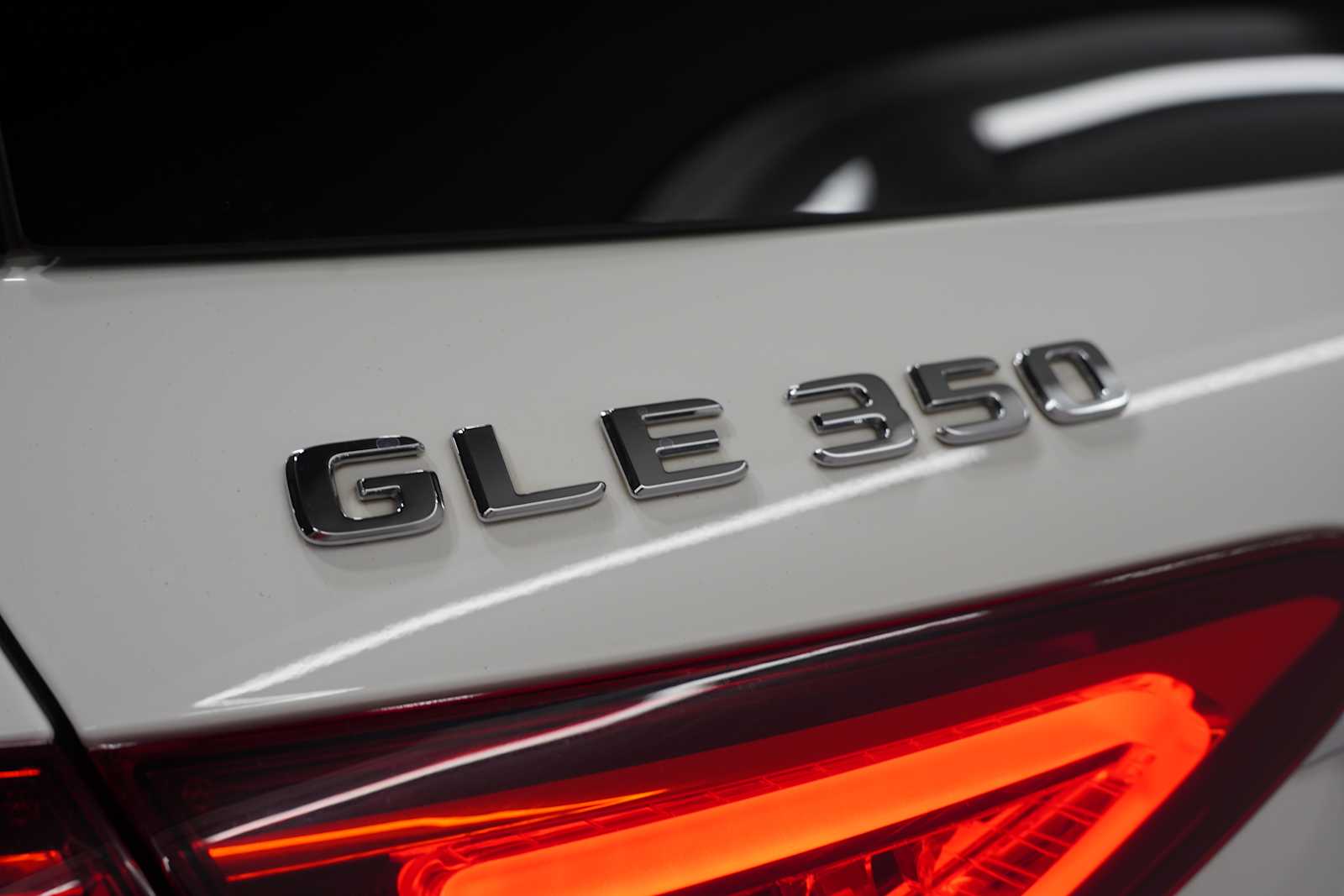 Used 2020 Polar White Mercedes-Benz GLE 350 image 8