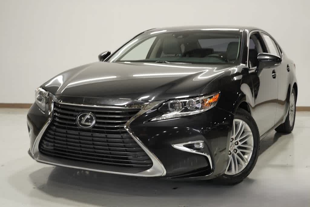 2017 Lexus ES 350's photo