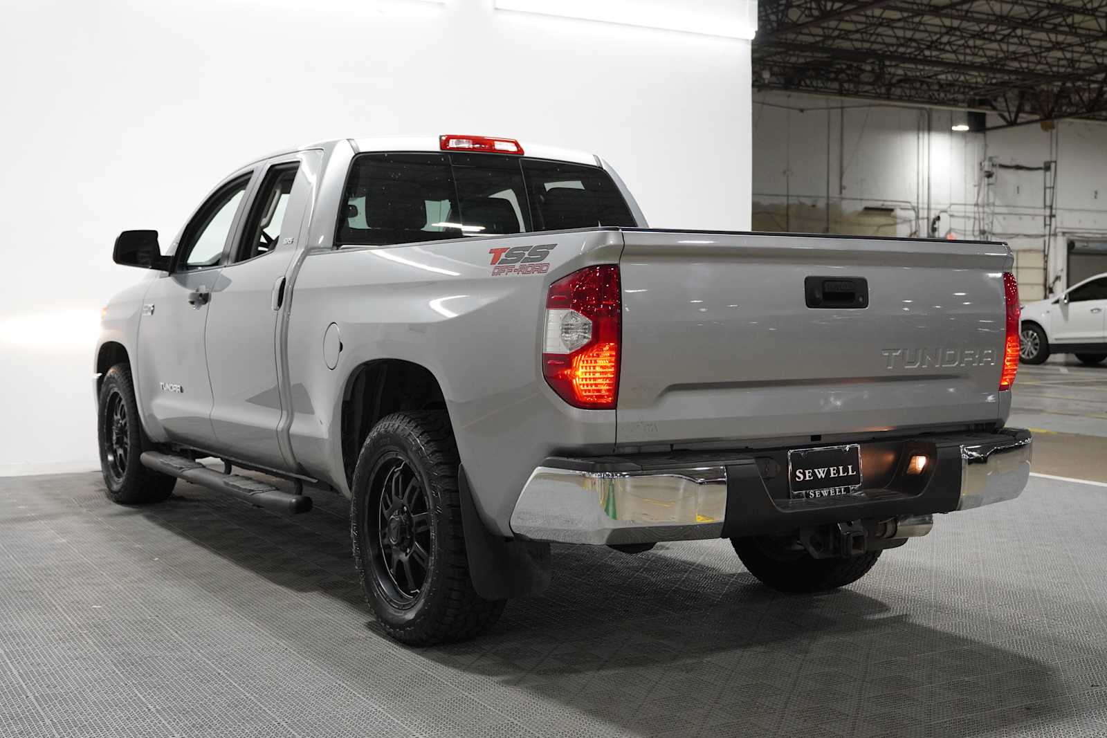 Used 2016 Silver Sky Metallic Toyota SR5 image 6