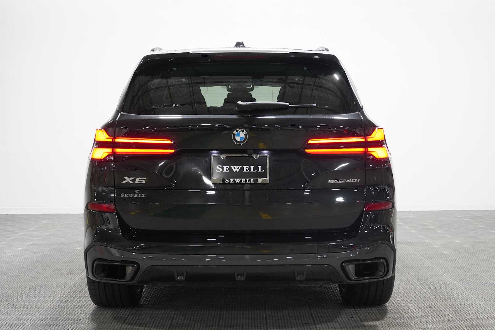 Certified Used 2024 Black Sapphire Metallic BMW sDrive40i image 5