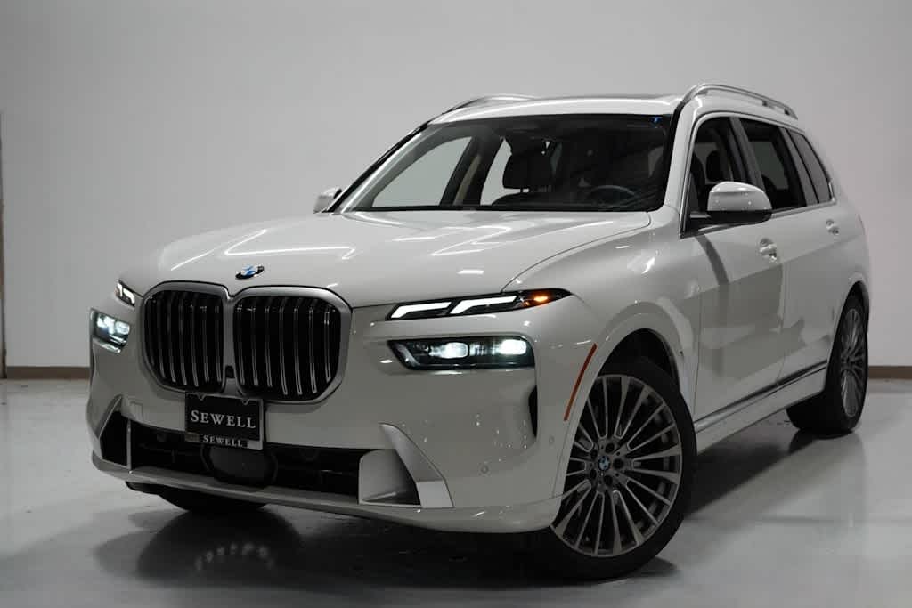 2024 BMW X7 40i's photo