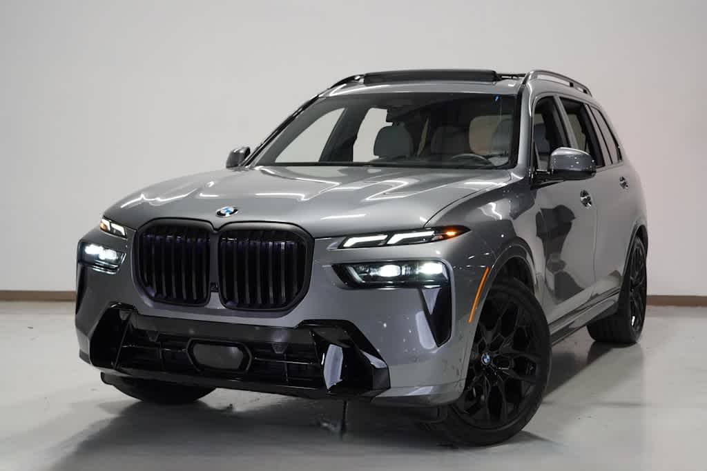 2024 BMW X7 40i's photo