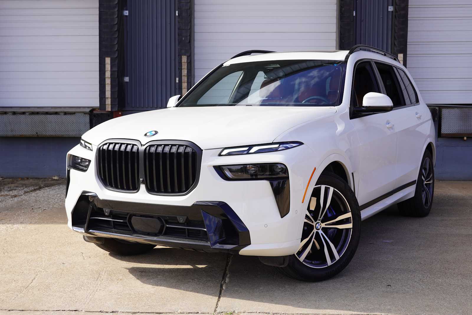 2025 BMW X7 40i's photo