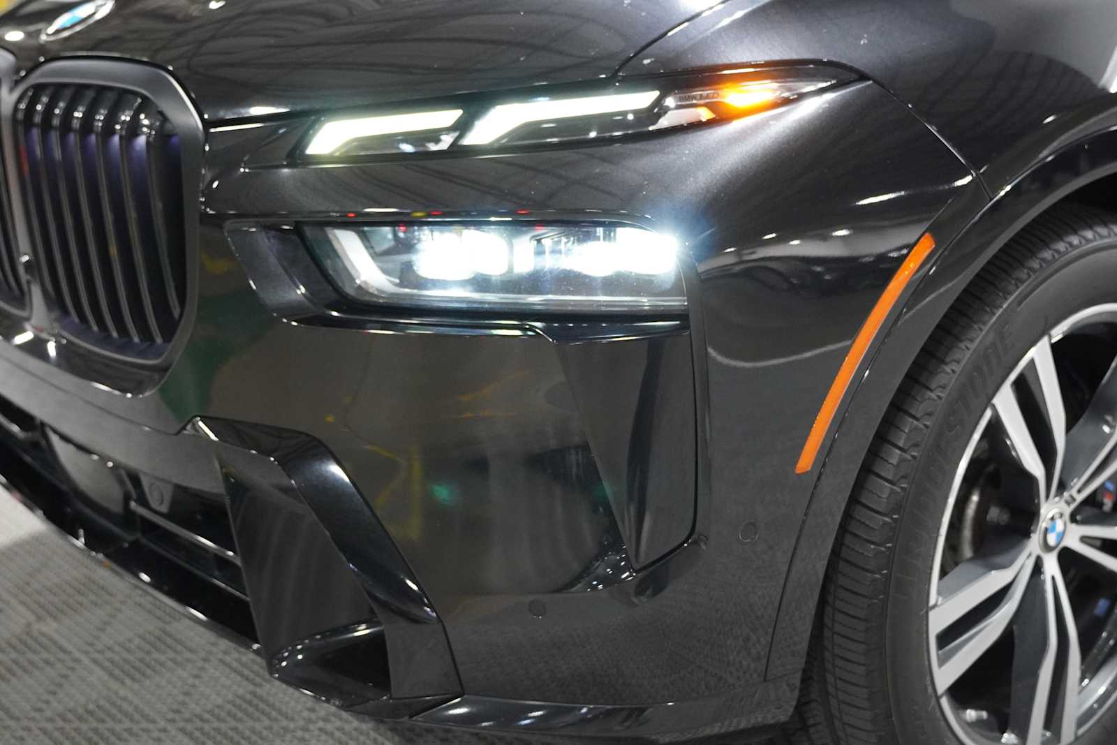 Used 2023 Black Sapphire Metallic BMW xDrive40i image 7