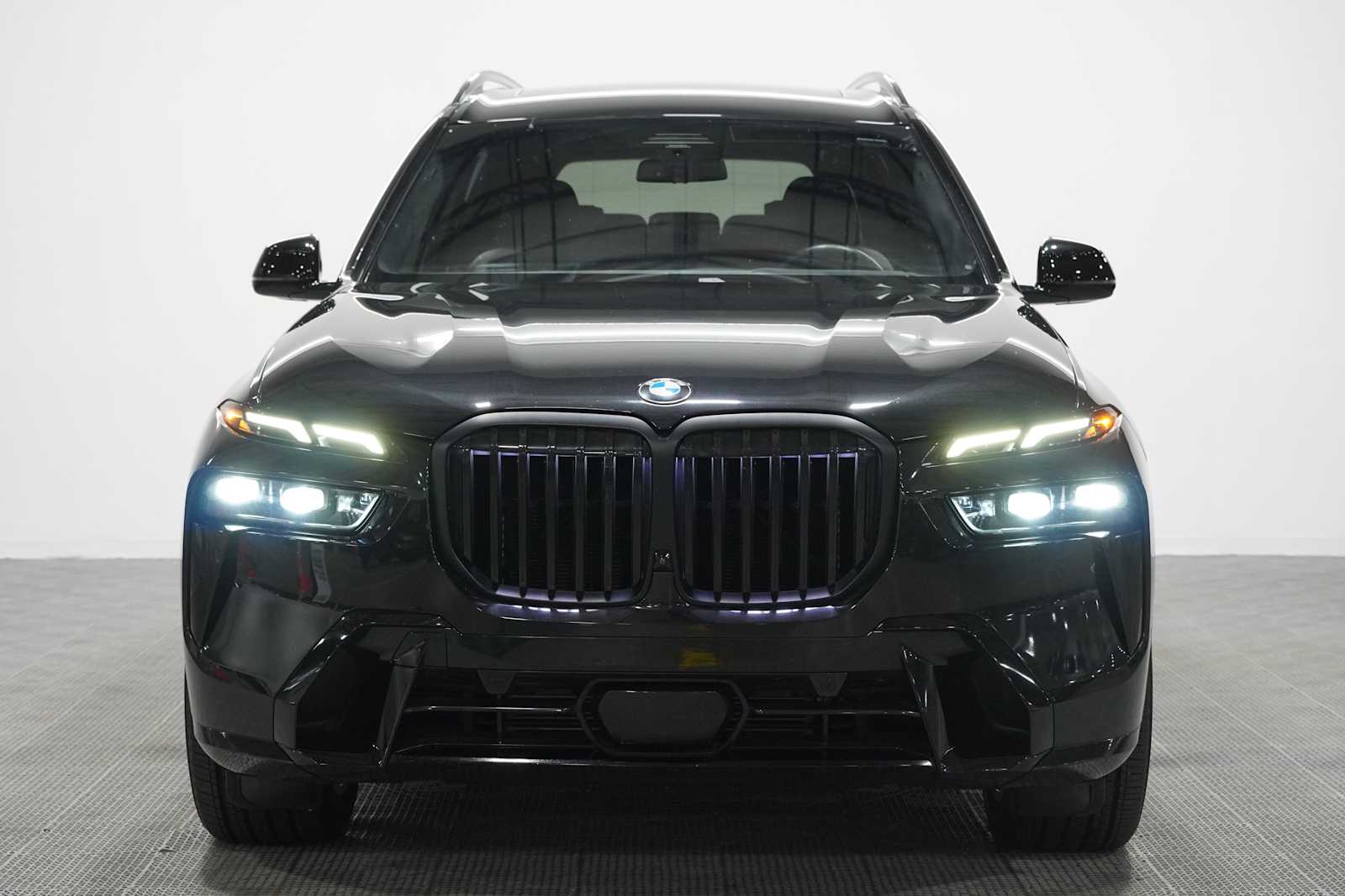Used 2023 Black Sapphire Metallic BMW xDrive40i image 2