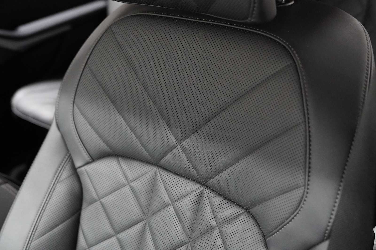 Used 2023 Black Sapphire Metallic BMW xDrive40i image 12