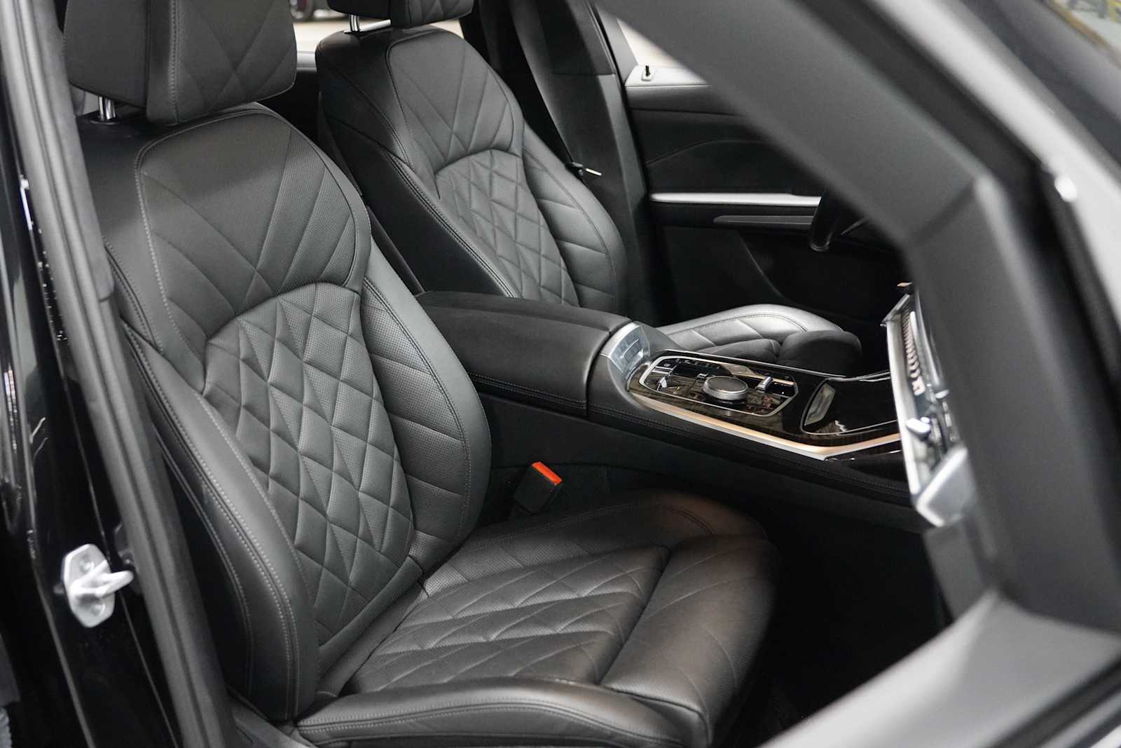 Used 2023 Black Sapphire Metallic BMW xDrive40i image 11