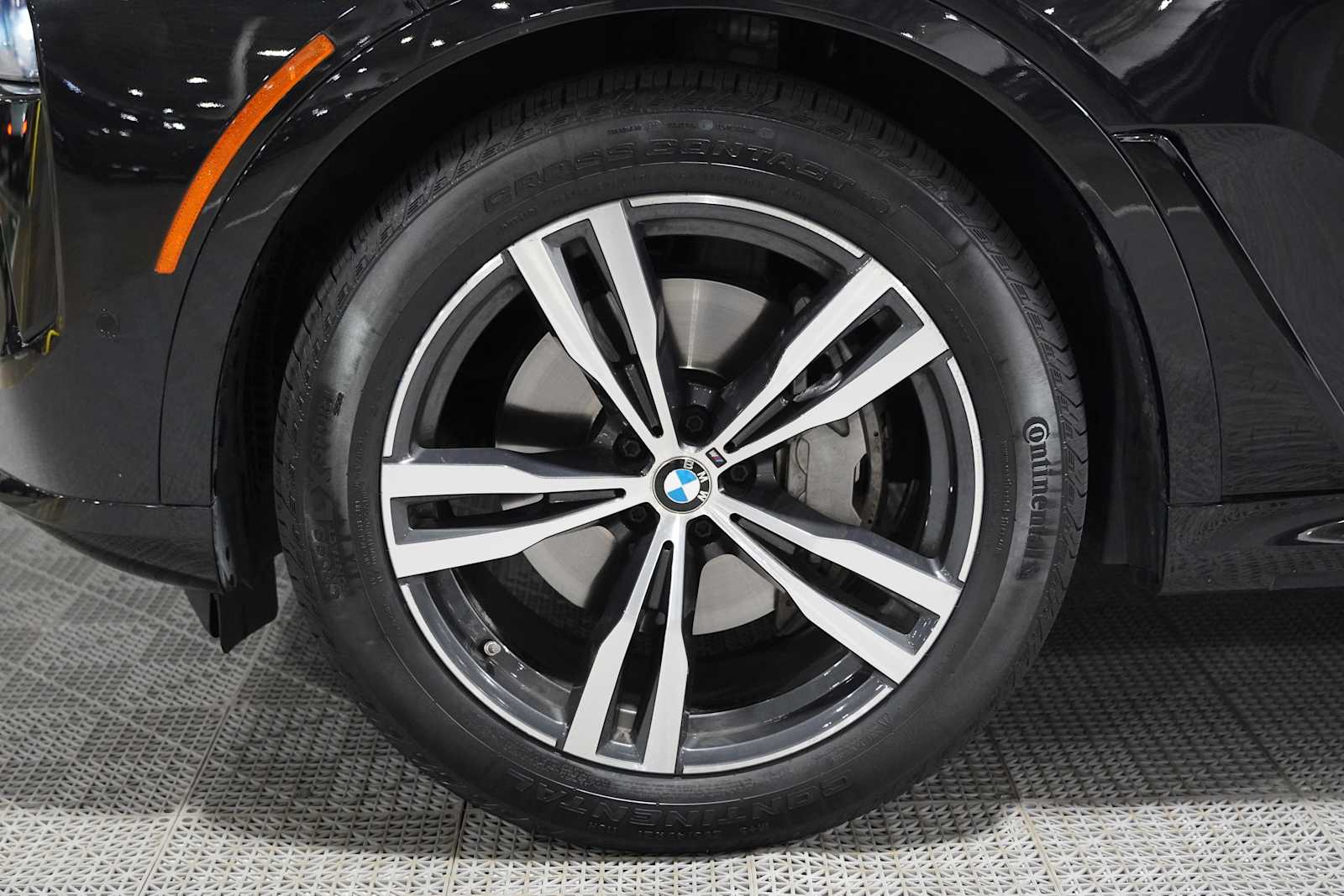 Certified Used 2025 Black Sapphire Metallic BMW xDrive40i image 8