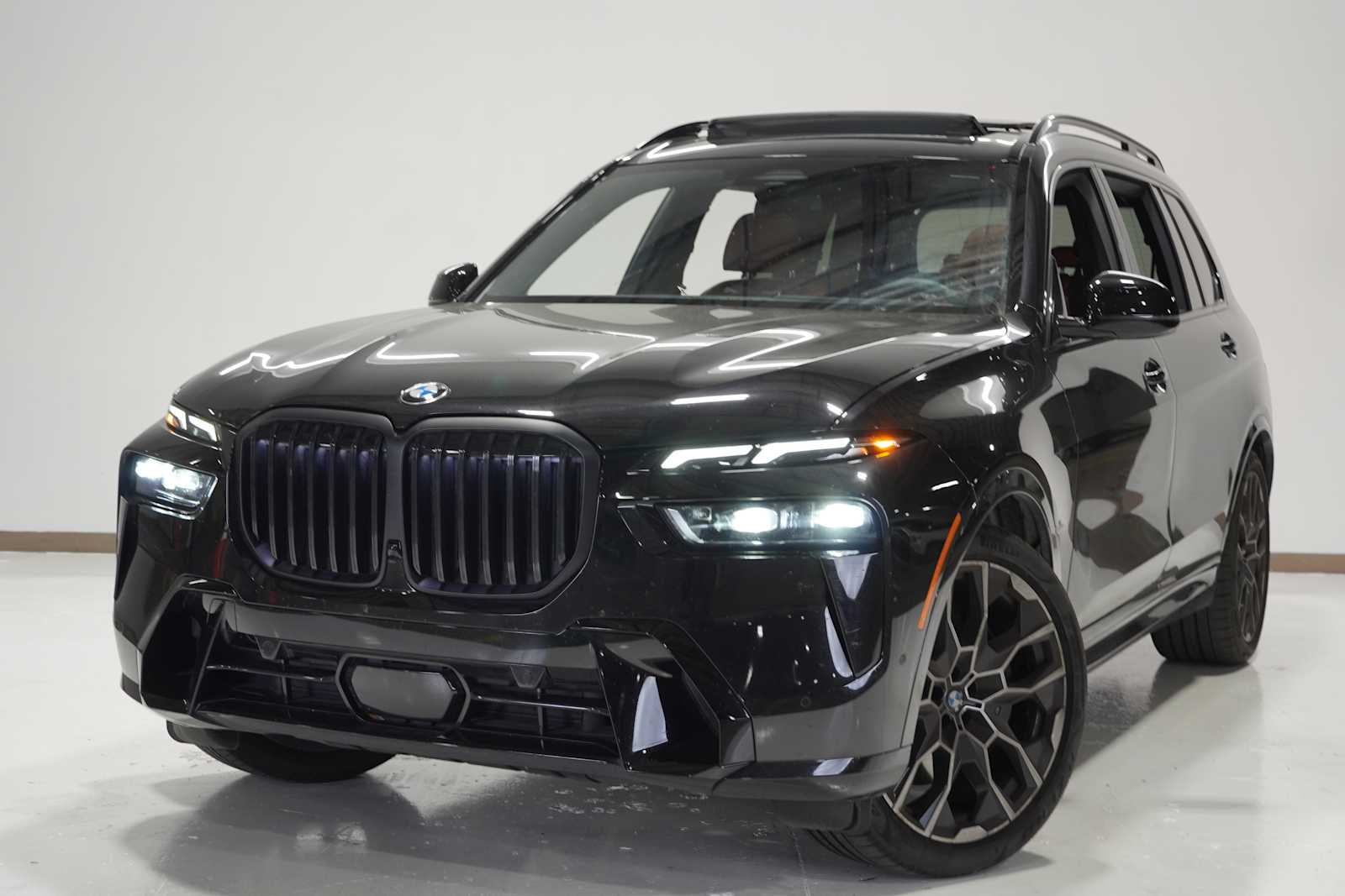 2025 BMW X7 Base's photo