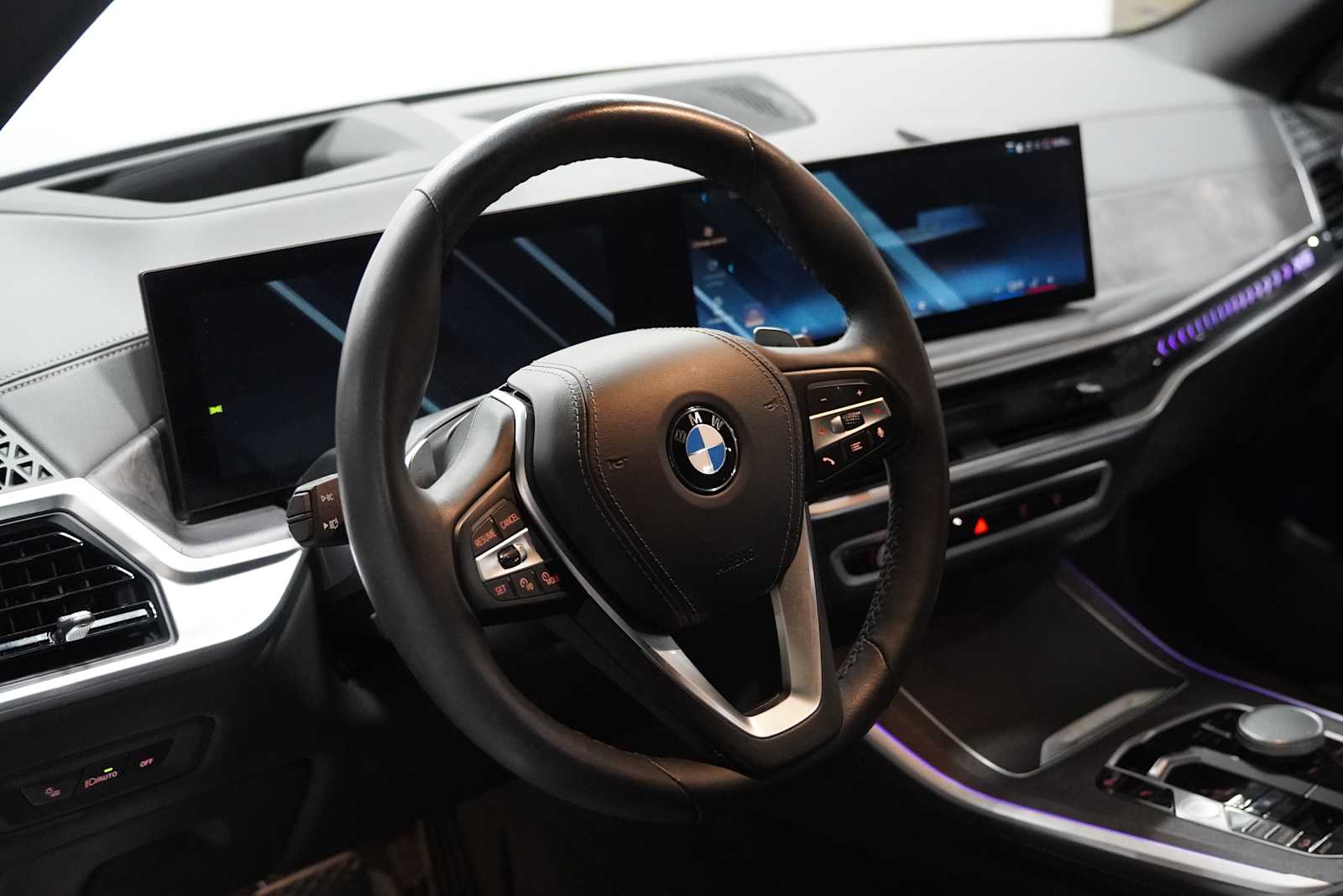 Used 2024 Skyscraper Grey Metallic BMW xDrive40i image 10