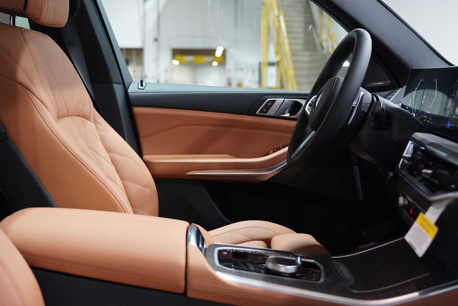 New 2026 Mineral White Metallic BMW xDrive40i image 9