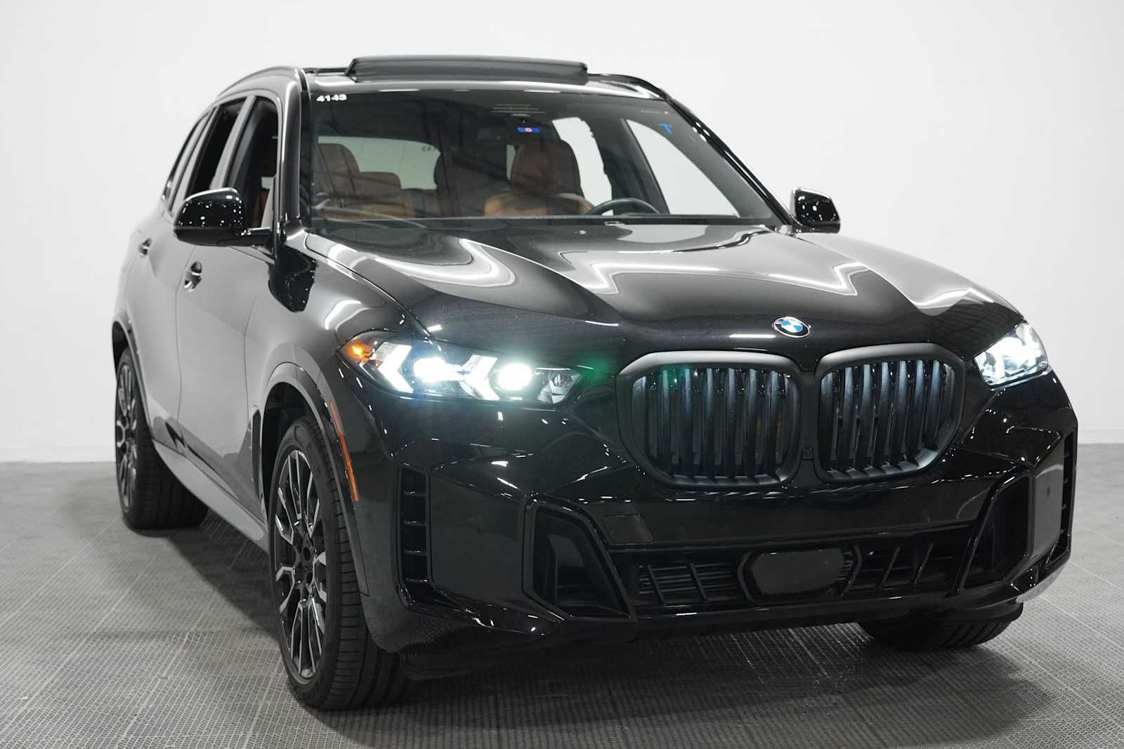 Used 2026 Black Sapphire Metallic BMW xDrive40i image 3
