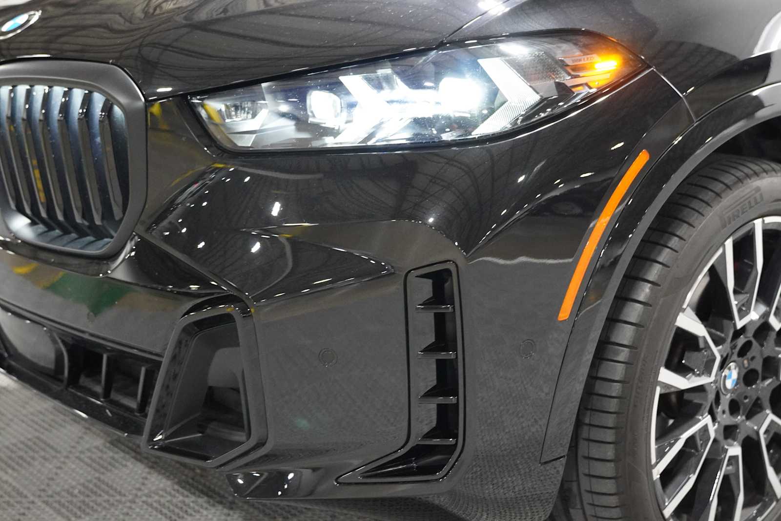 Used 2026 Black Sapphire Metallic BMW xDrive40i image 6