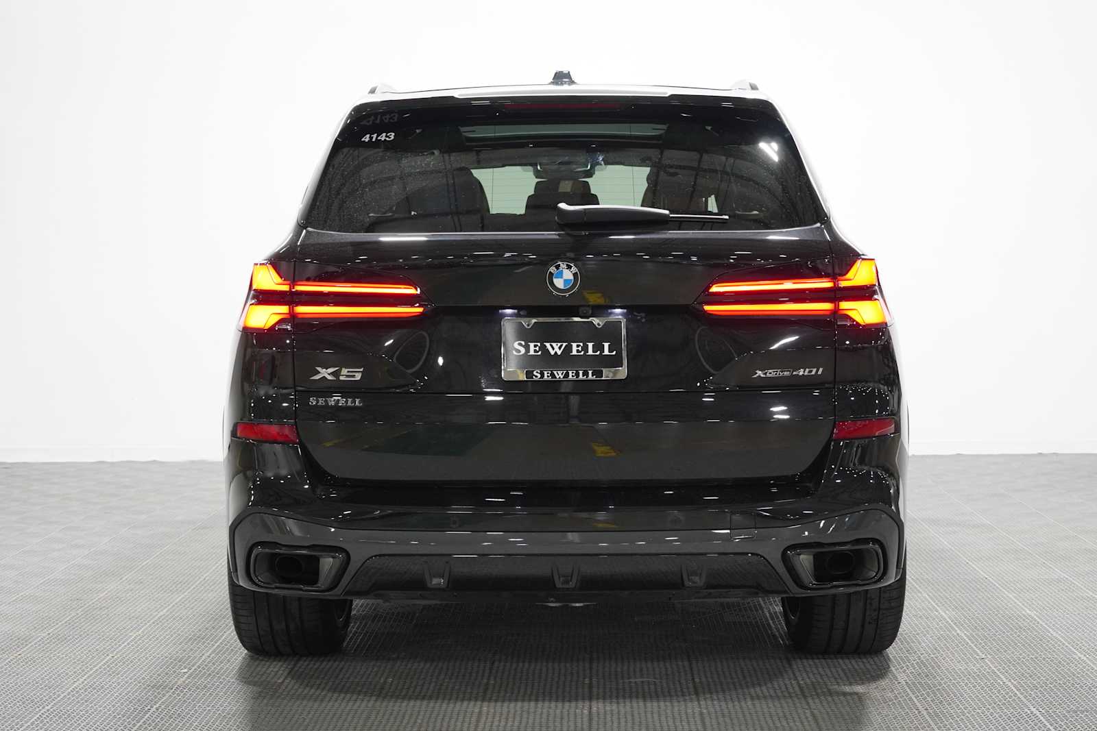 Used 2026 Black Sapphire Metallic BMW xDrive40i image 11