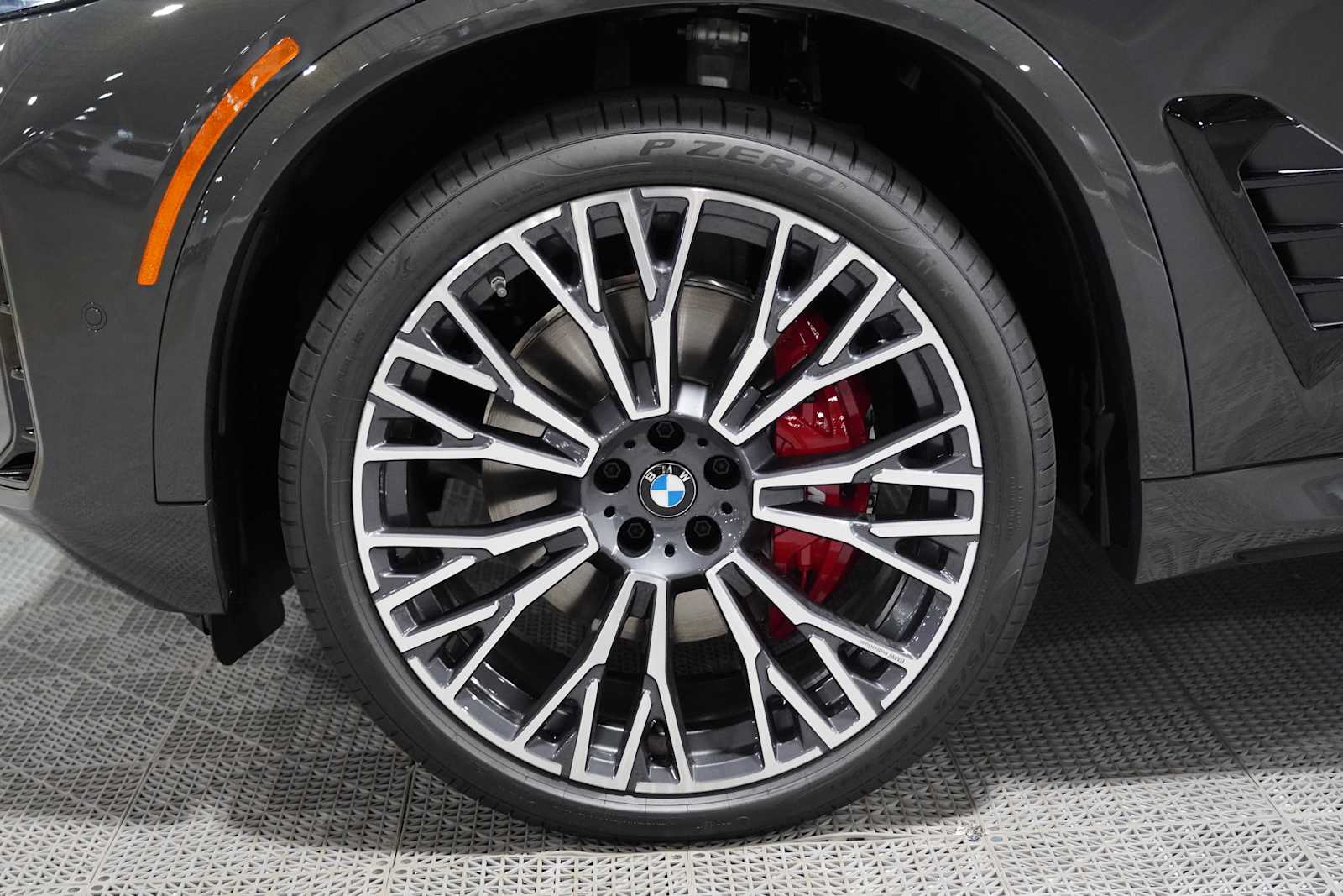 New 2026 Dravit Grey Metallic BMW xDrive40i image 5